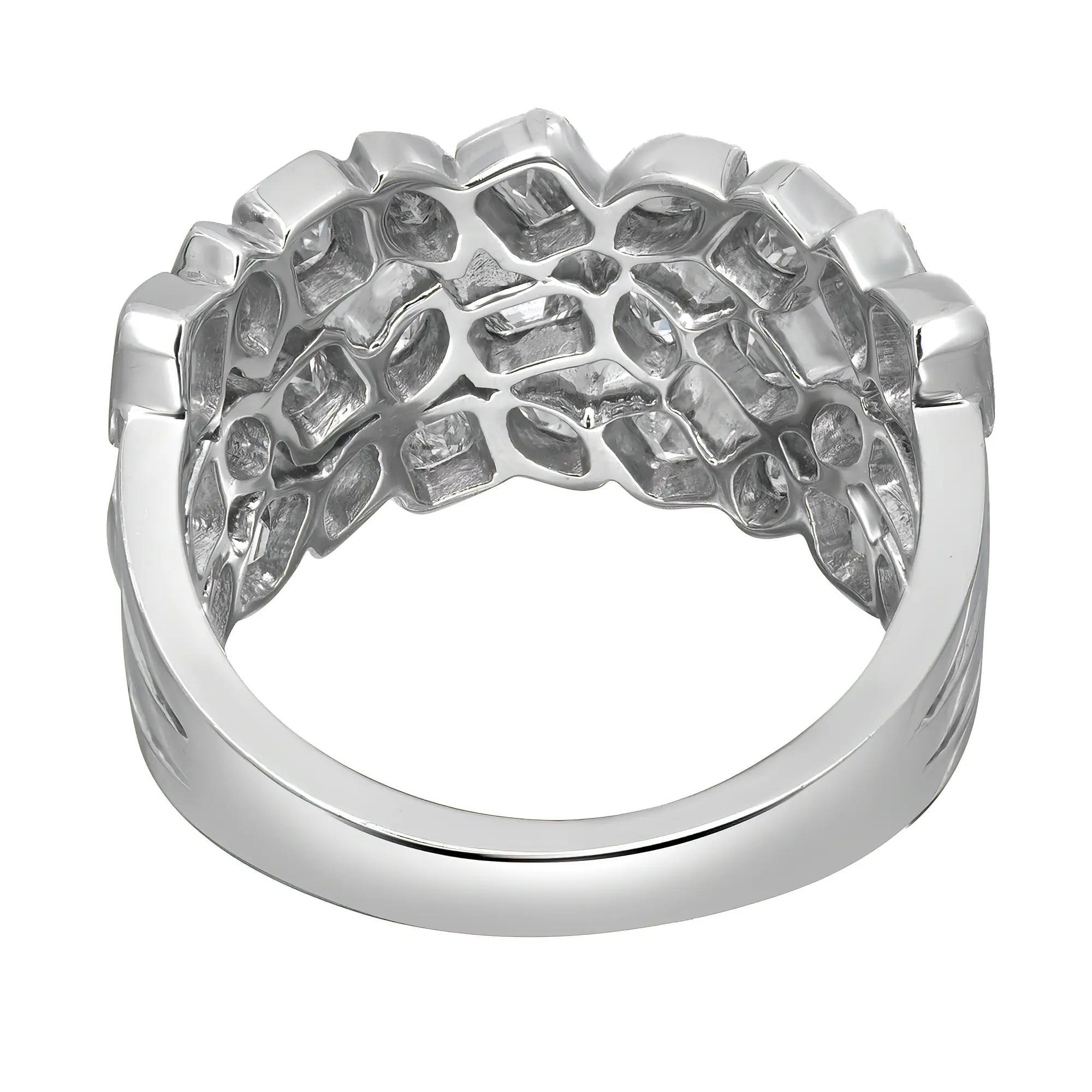 Moderne Bague à diamants de formes multiples en or blanc 14 carats 2,59 ct. pt., taille 7 en vente