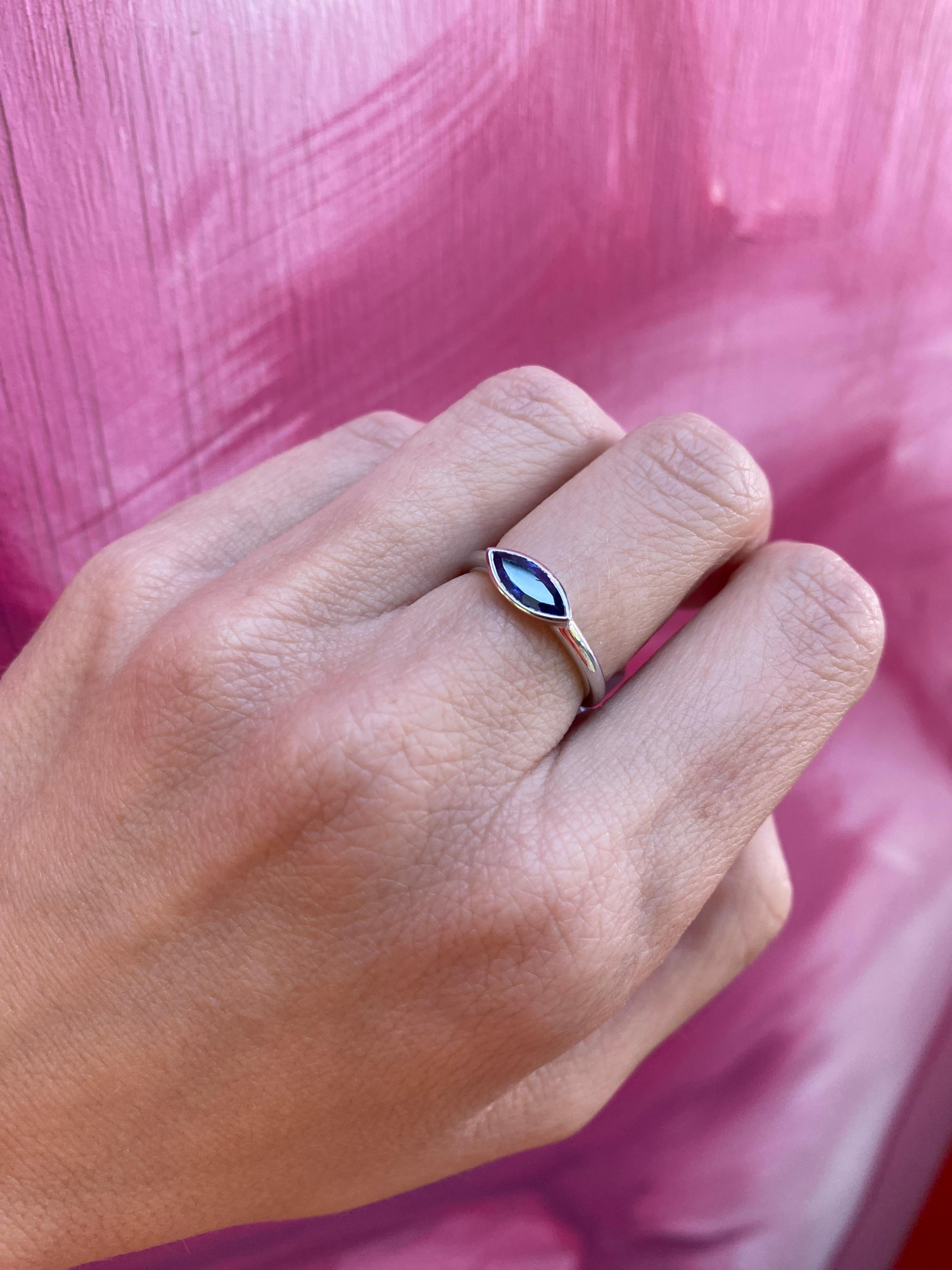 Bezel Set Natural Marquise-Shaped Sapphire 14 Karat White Gold Ring For Sale 5