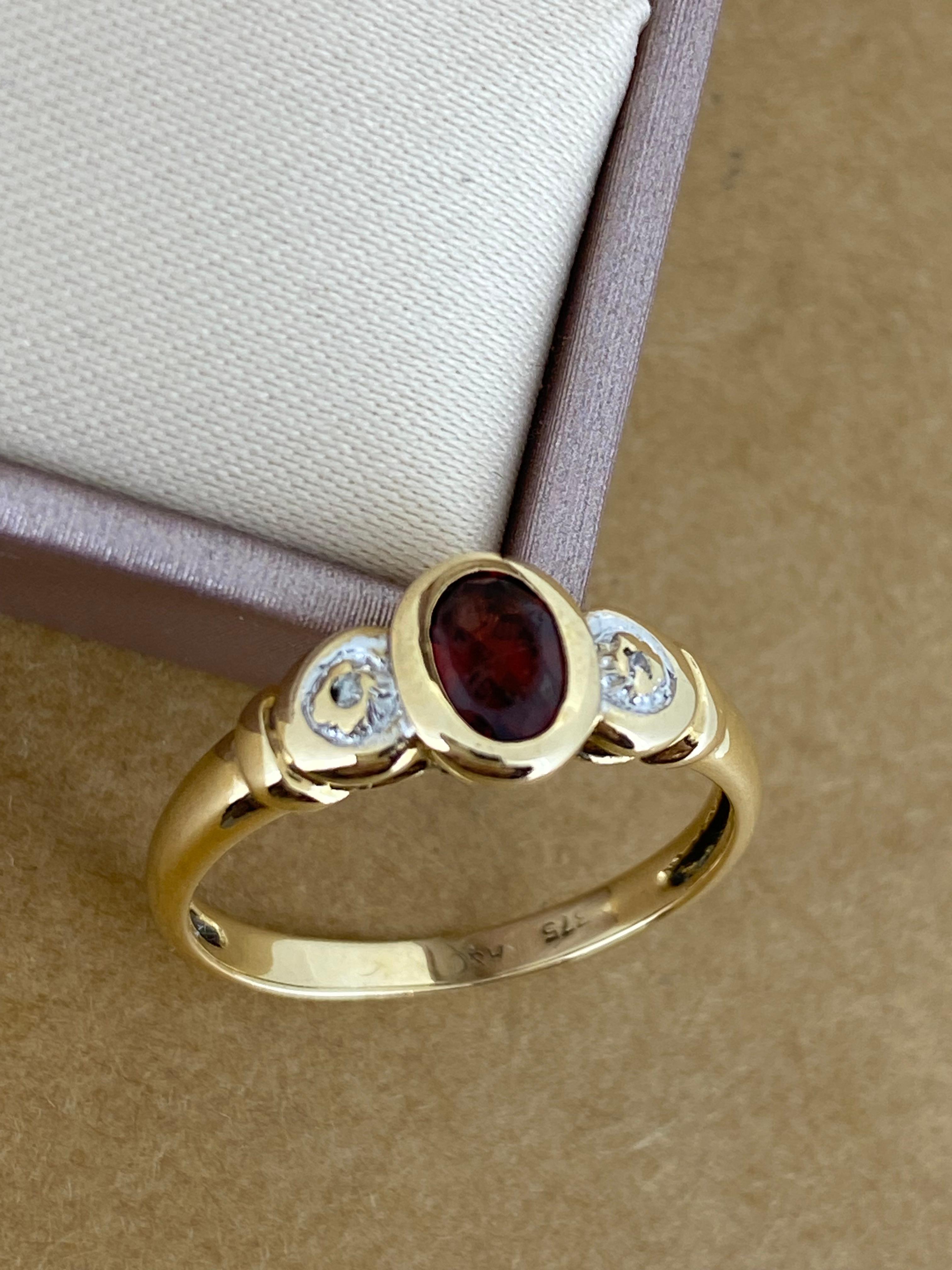 Bezel Set Natural Oval Garnet 9K Yellow Gold Vintage Dress Ring For Sale 2