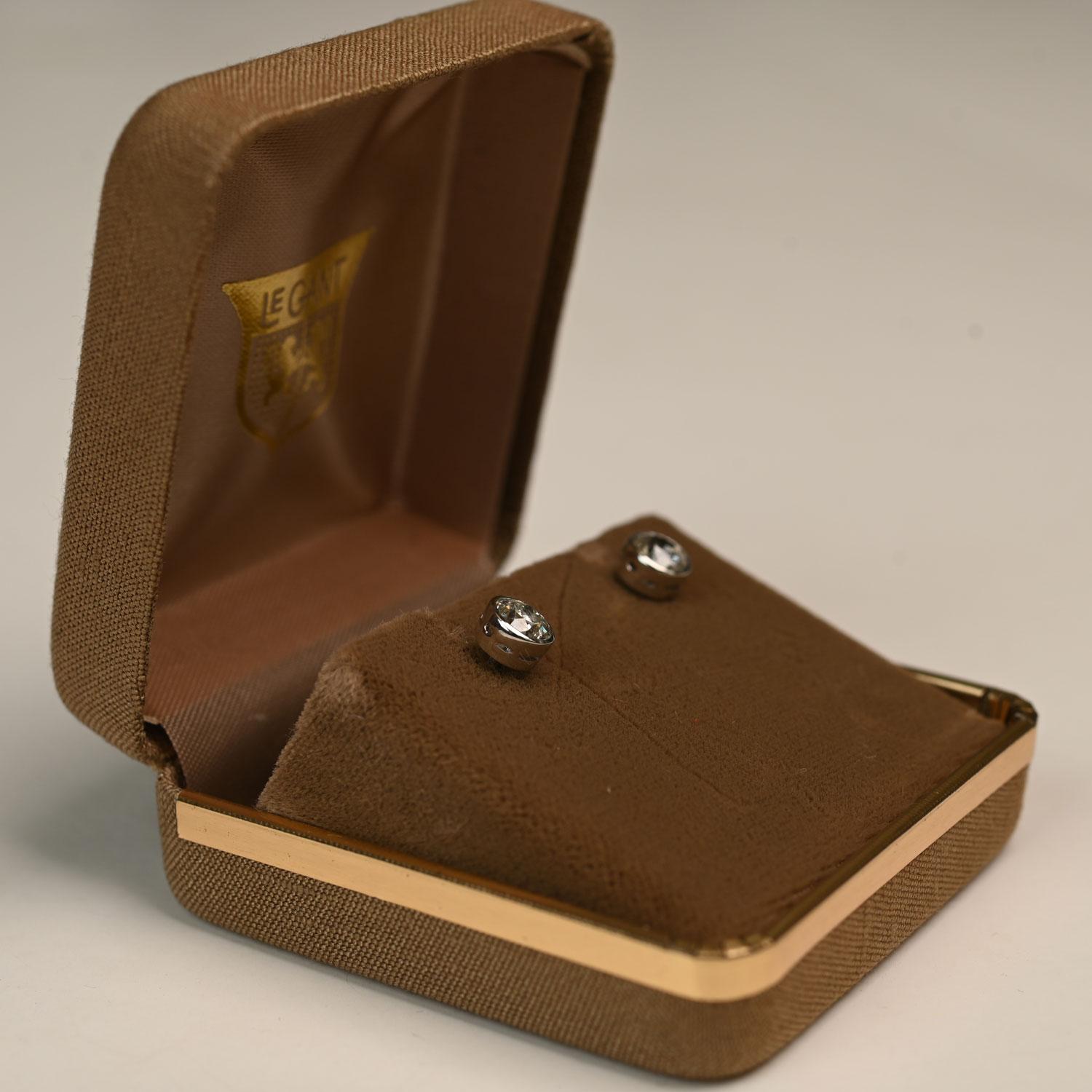 Art déco Boucles d'oreilles composées de diamants de taille européenne (environ 0,8 carats) Platine en vente