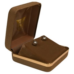 Boucles d
oreilles composées de diamants de taille européenne (environ 0,8 carats) Platine