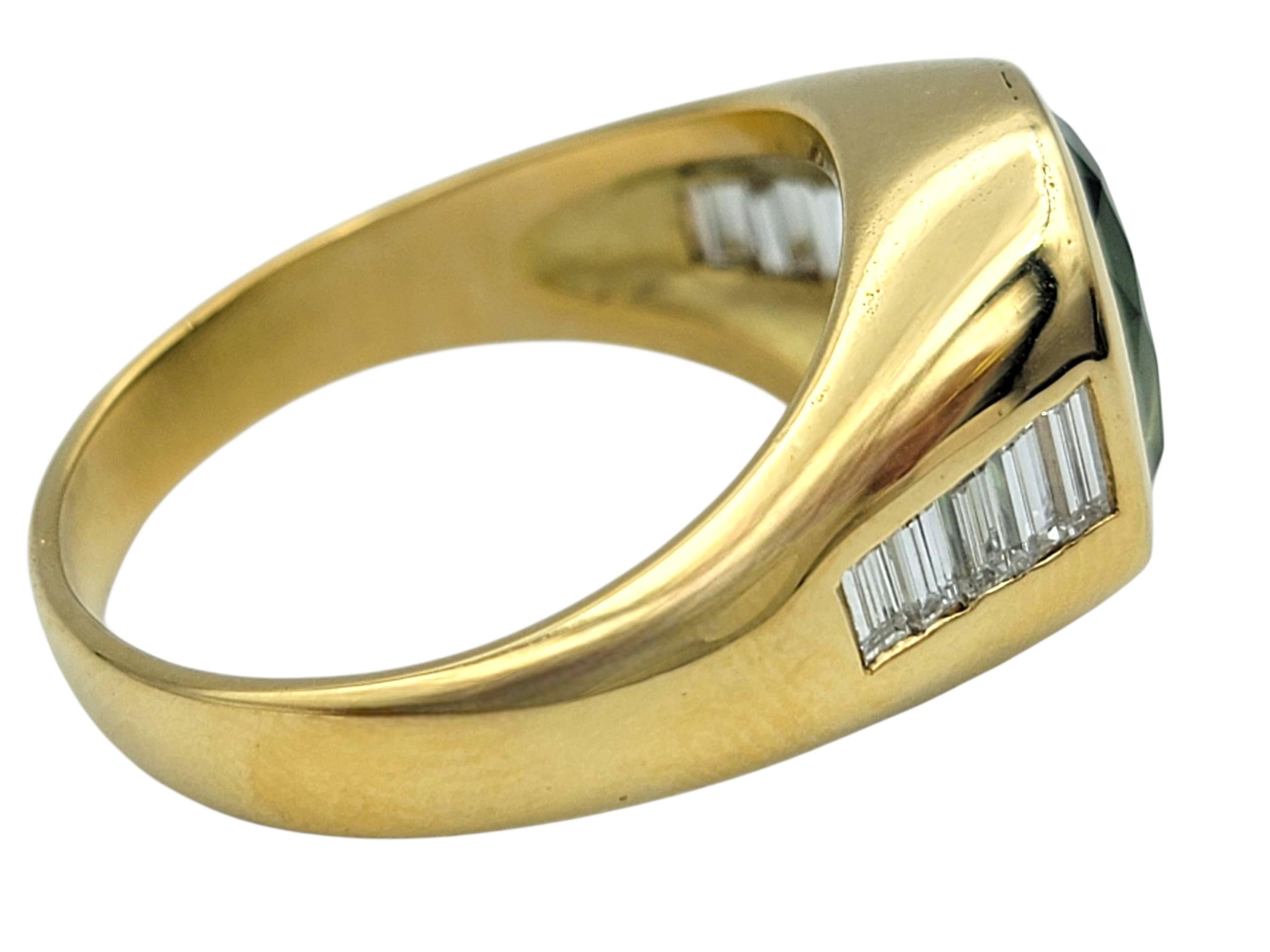 Bague en or 18 carats sertie d'une tourmaline verte ovale et d'un diamant baguette Bon état - En vente à Scottsdale, AZ