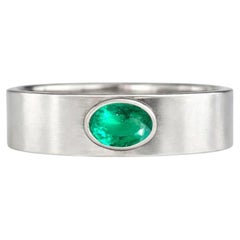 Bezel Set Oval Emerald Wide Matte Band silver, gold