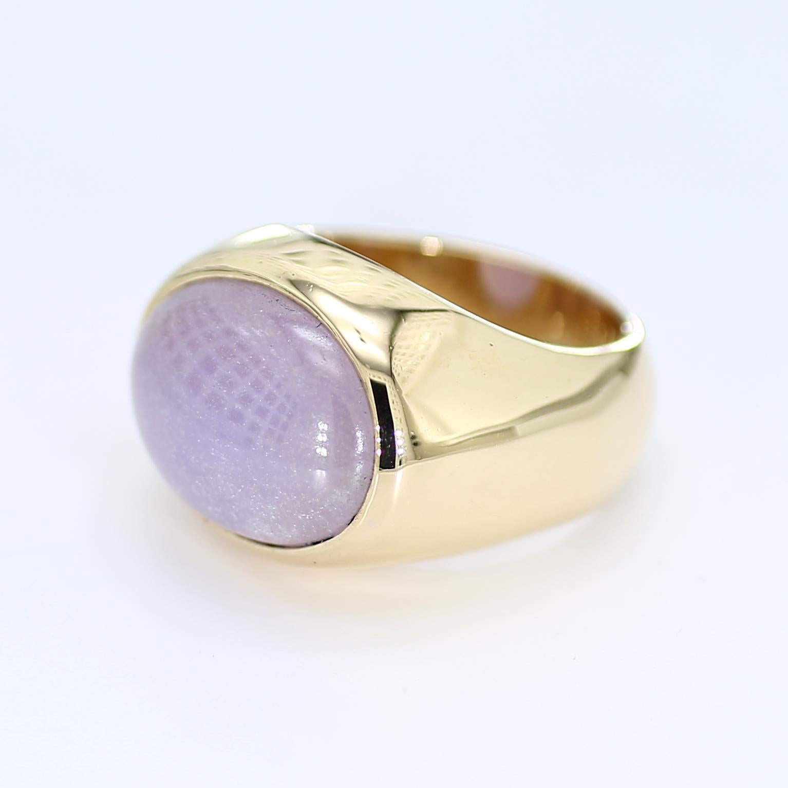 Taille cabochon Bague en or jaune 14k avec cabochon de jade rose serti - Taille 6.75 en vente