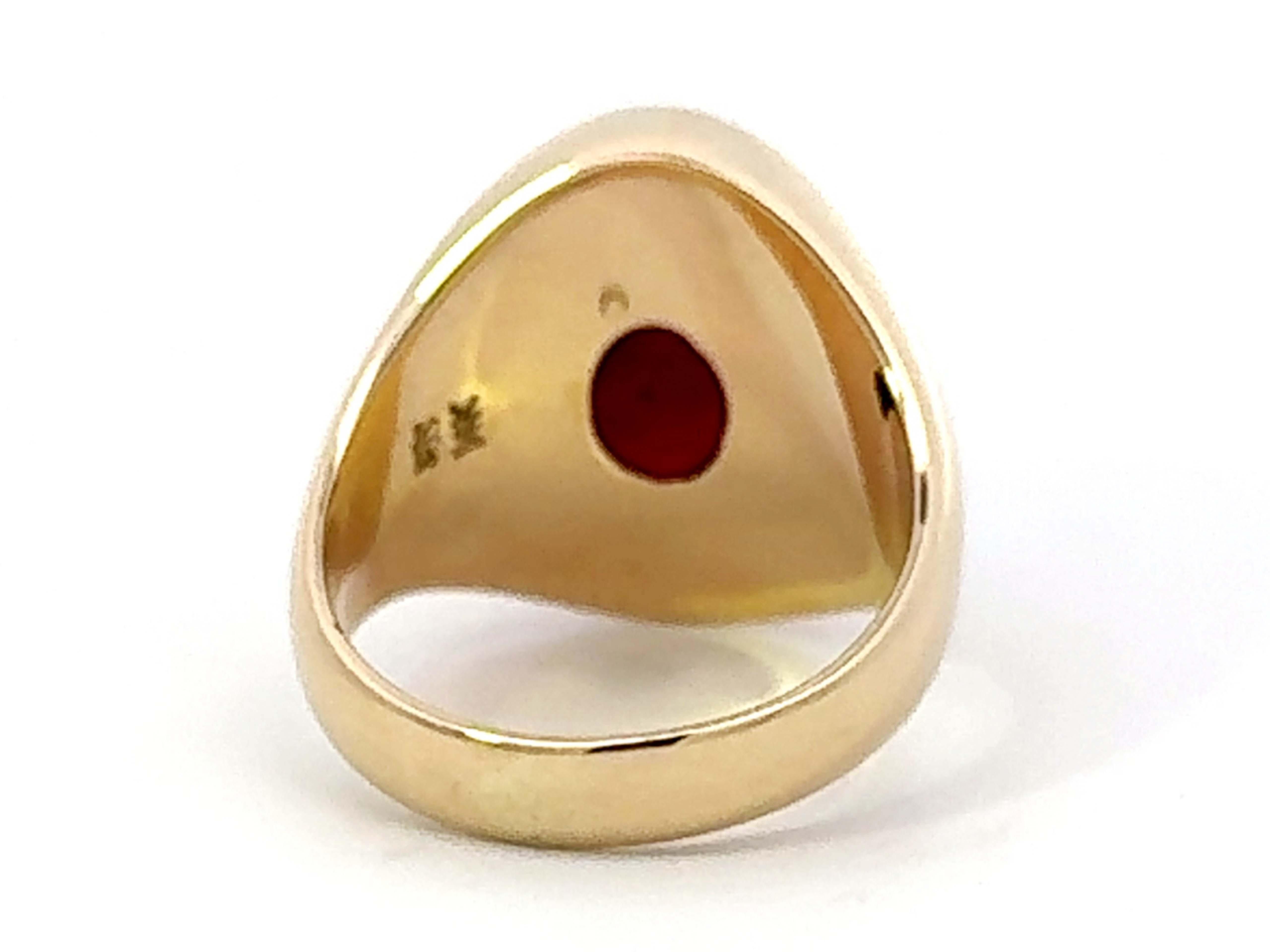 Bezel Set Red Brown Oval Cabochon Jade Ring 14k Yellow Gold For Sale 2