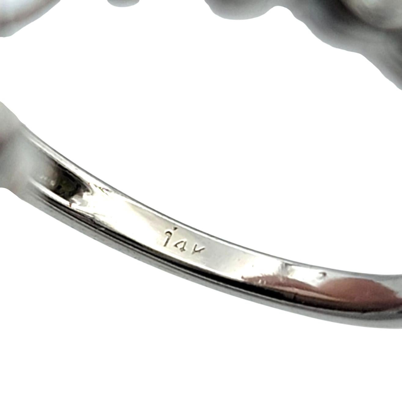 Anillo en forma de 