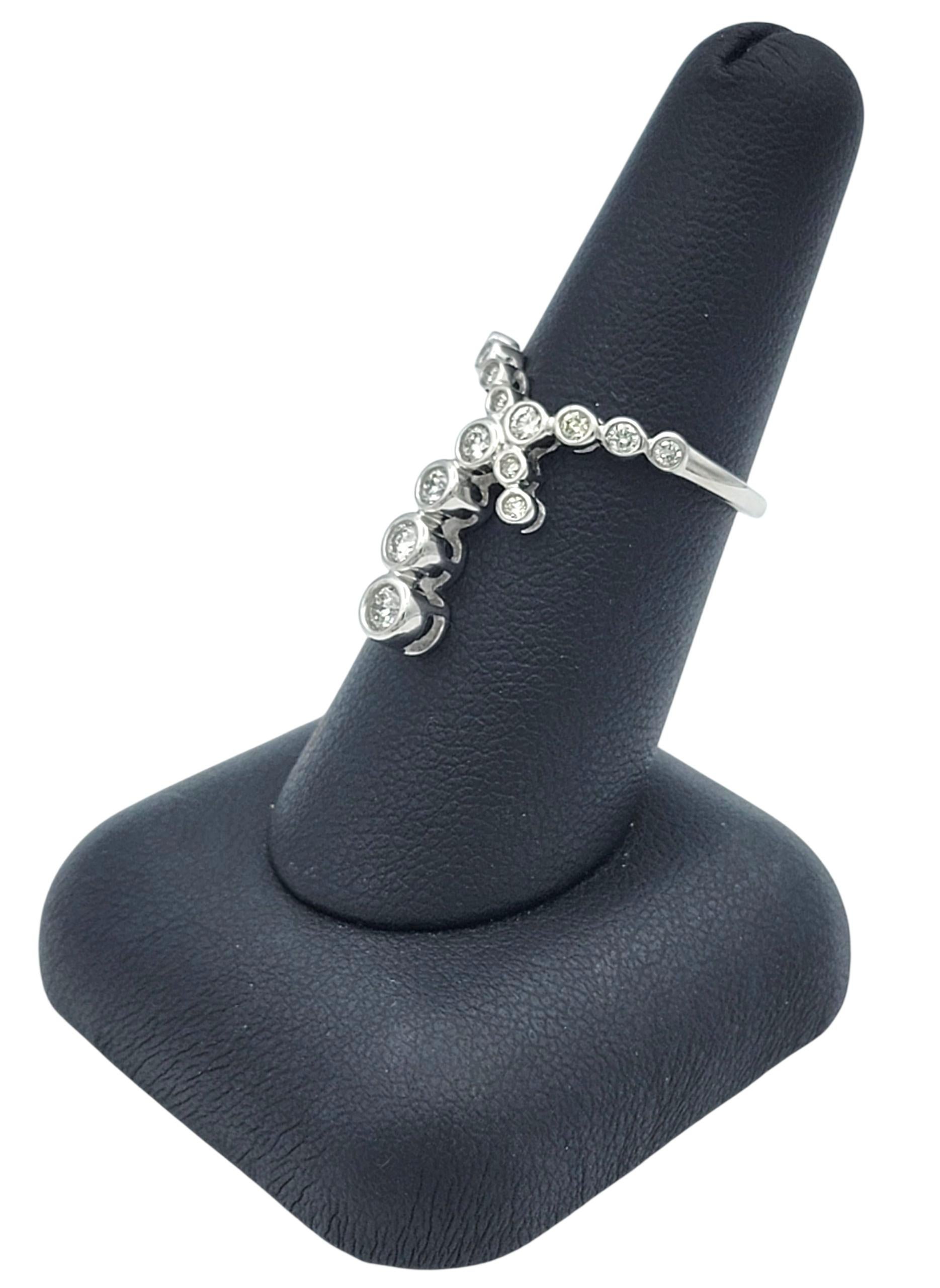 Anillo en forma de 