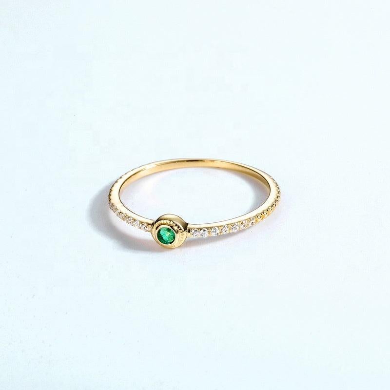 Im Angebot: Lünette Set Runde Smaragd Pave Diamant 14K Gelbgold Ring () 3