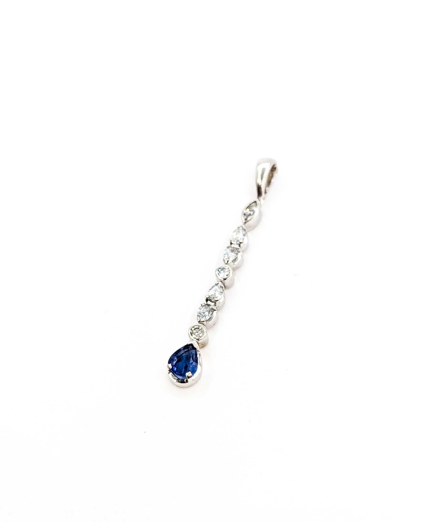 Lünettenbesetzter Anhänger mit Saphir und Diamant aus 18k Weißgold im Angebot 2