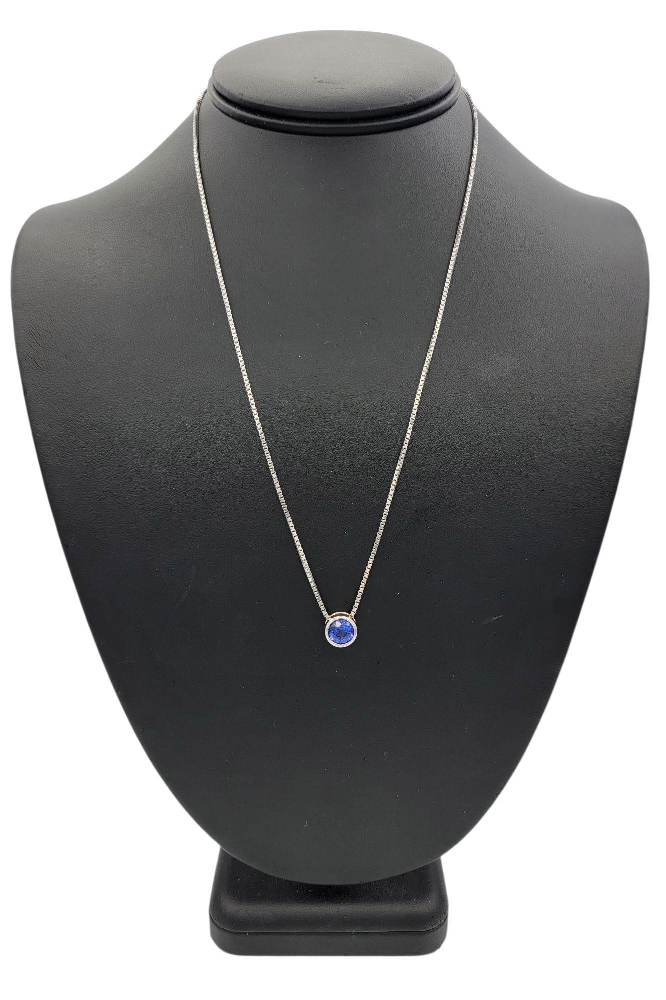 Bezel Set Tanzanite Solitaire Pendant Necklace with Box Chain in 14 Karat Gold in vendita 2