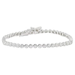  Bracelet tennis en or blanc 18 carats serti d'un chaton et de diamants naturels de 8,00 carats