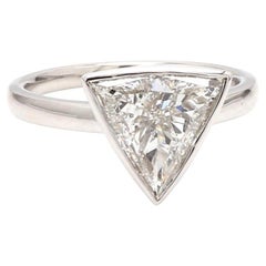 Anello con diamante Trillion incastonato - Certificato GIA
