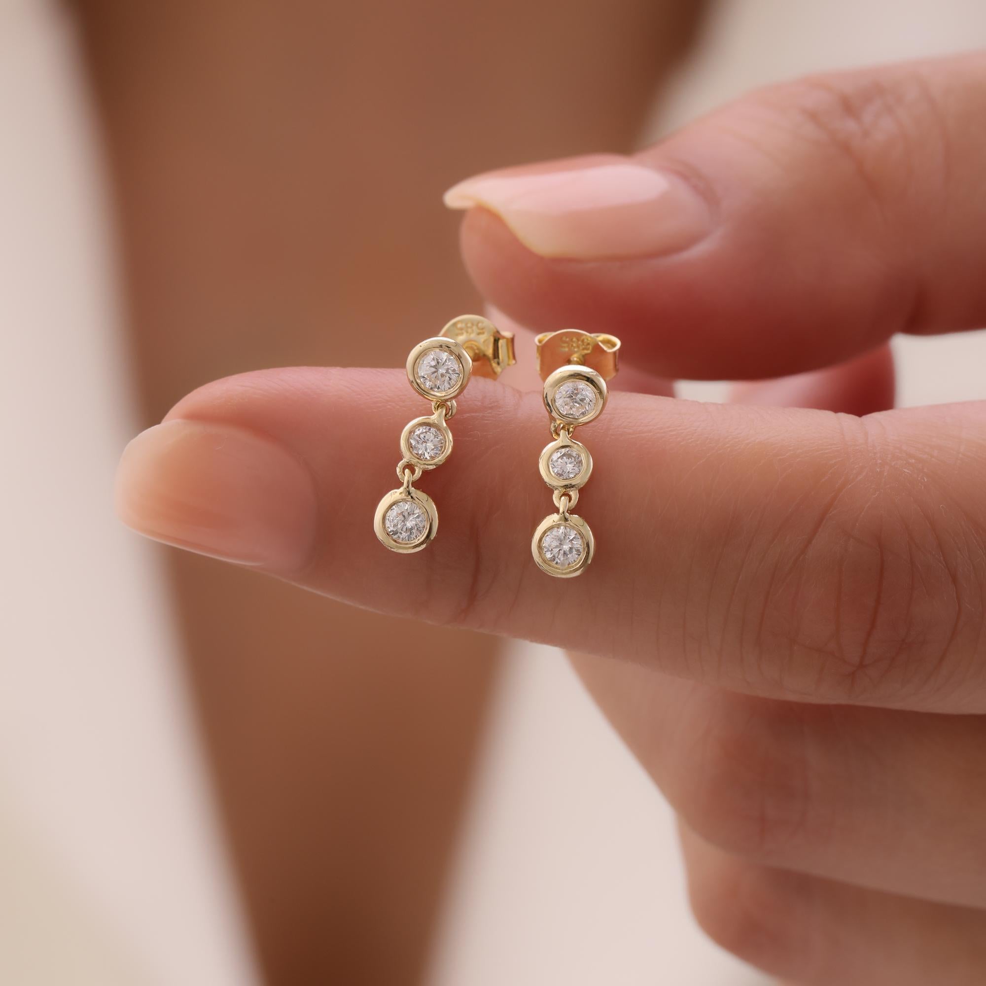 Pendientes de diamantes con engaste biselado 0,20 ct Corte redondo en venta