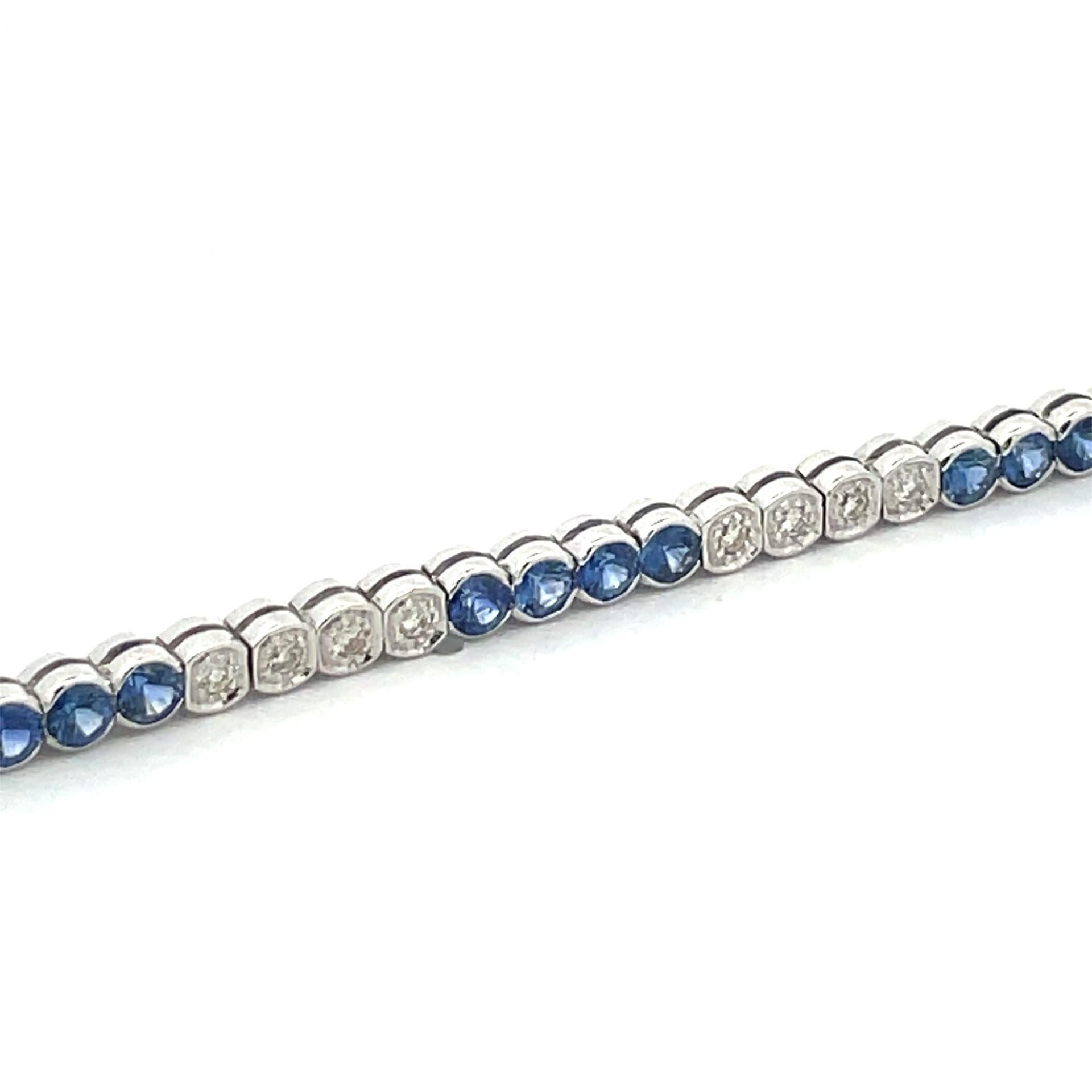 Bezel & Tube Bracelet With Blue Sapphires & White Diamonds in 18 Kt White Gold In New Condition For Sale In Westmount, CA