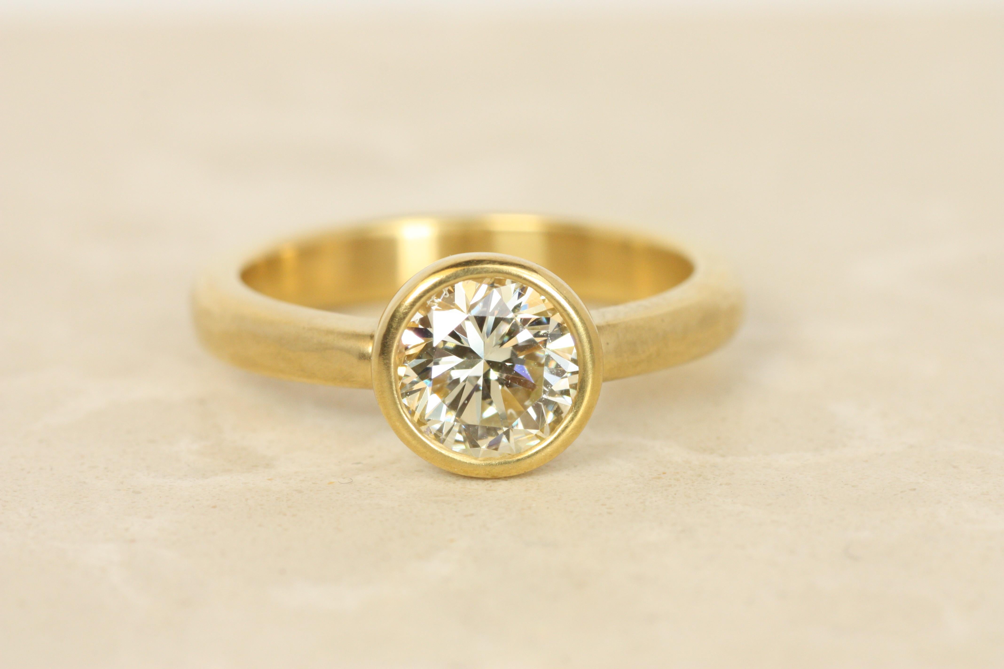 Round Cut Bezeled Solitaire Engagement Ring – 1.35ct Natural Diamond in 22K Yellow Gold For Sale