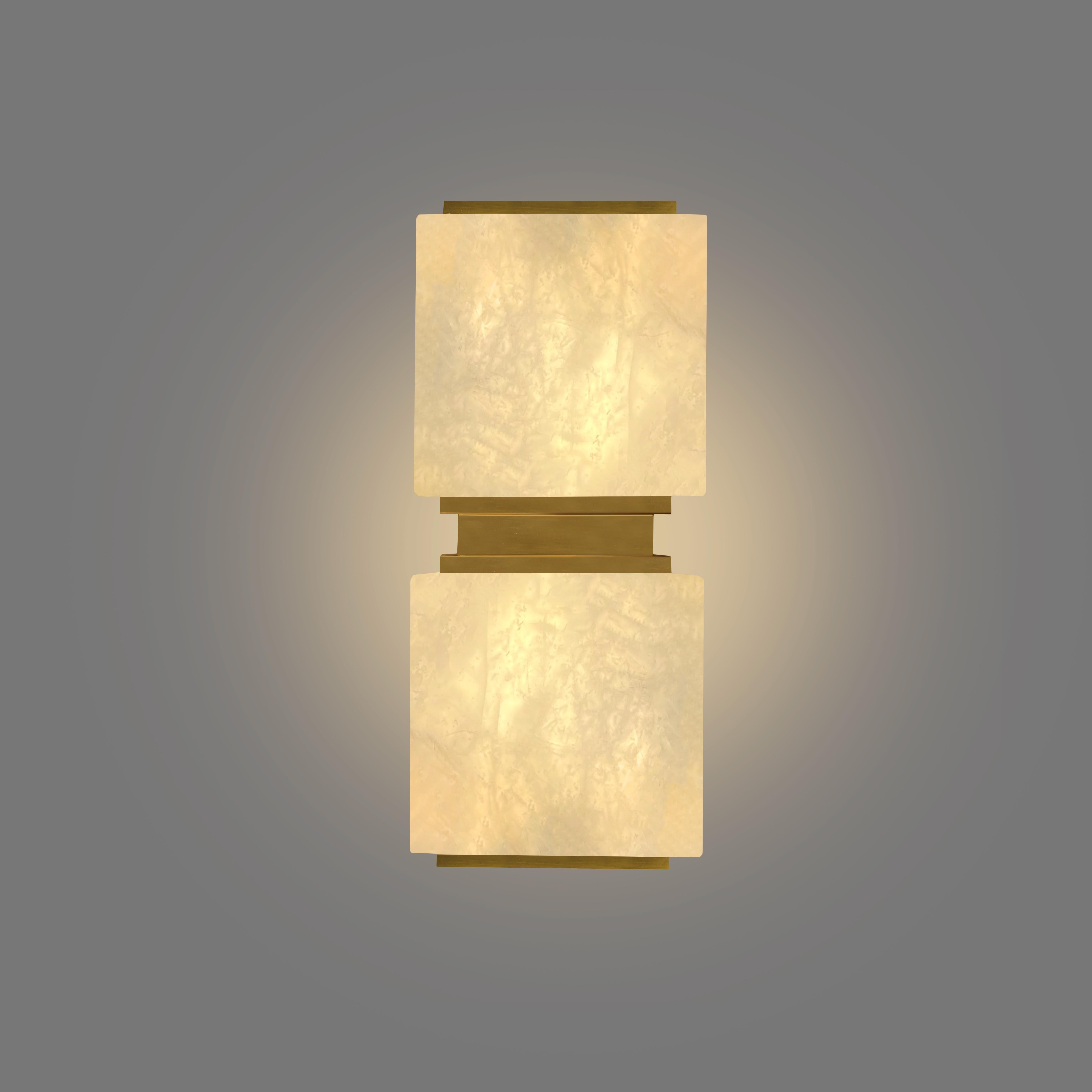 BFB11 Sconce di cristallo di rocca di Phoenix In condizioni Nuovo in vendita a New York, NY