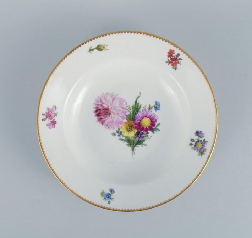 B&G, Bing & Grondahl Flor sajona, cinco platos hondos decorados con flores Danés en venta