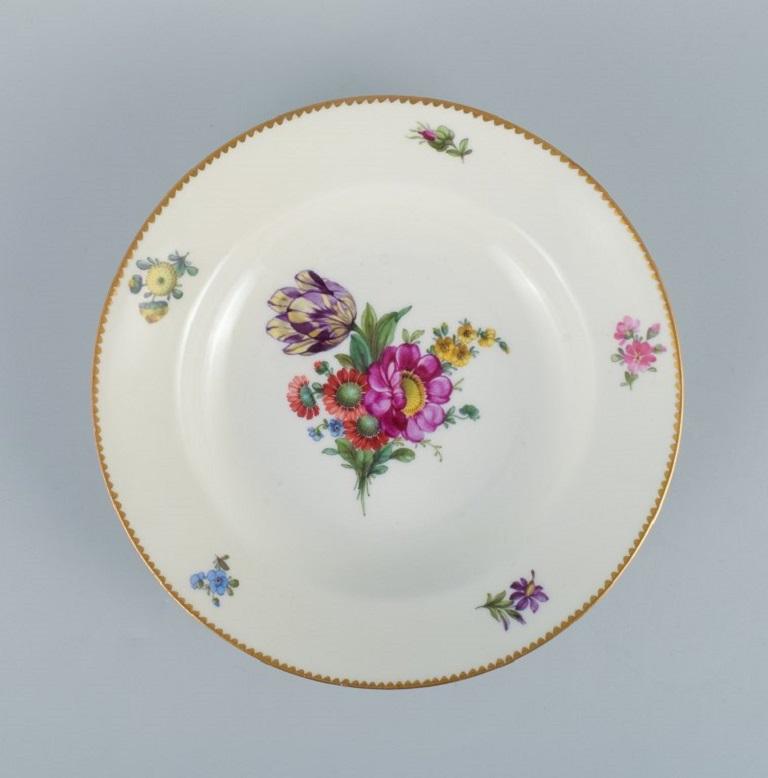 B&G, Bing & Grondahl Saxon Flower. Four Deep Plates Decorated with Flowers In Excellent Condition For Sale In Copenhagen, DK