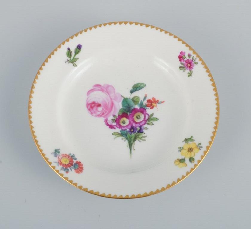 B&G, Bing & Grondahl Saxon Flower. Six Cake Plates Decorated with Flowers For Sale 1