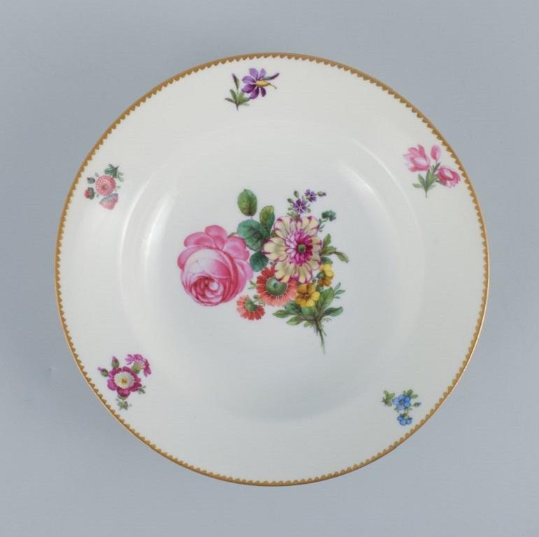 B&G, Bing & Grondahl Saxon flower.
Six deep plates decorated with flowers and gold rim.
Approximately 1920s.
In perfect condition.
Marked.
First factory quality.
Dimensions: d 24.0 x h 5.0 cm.