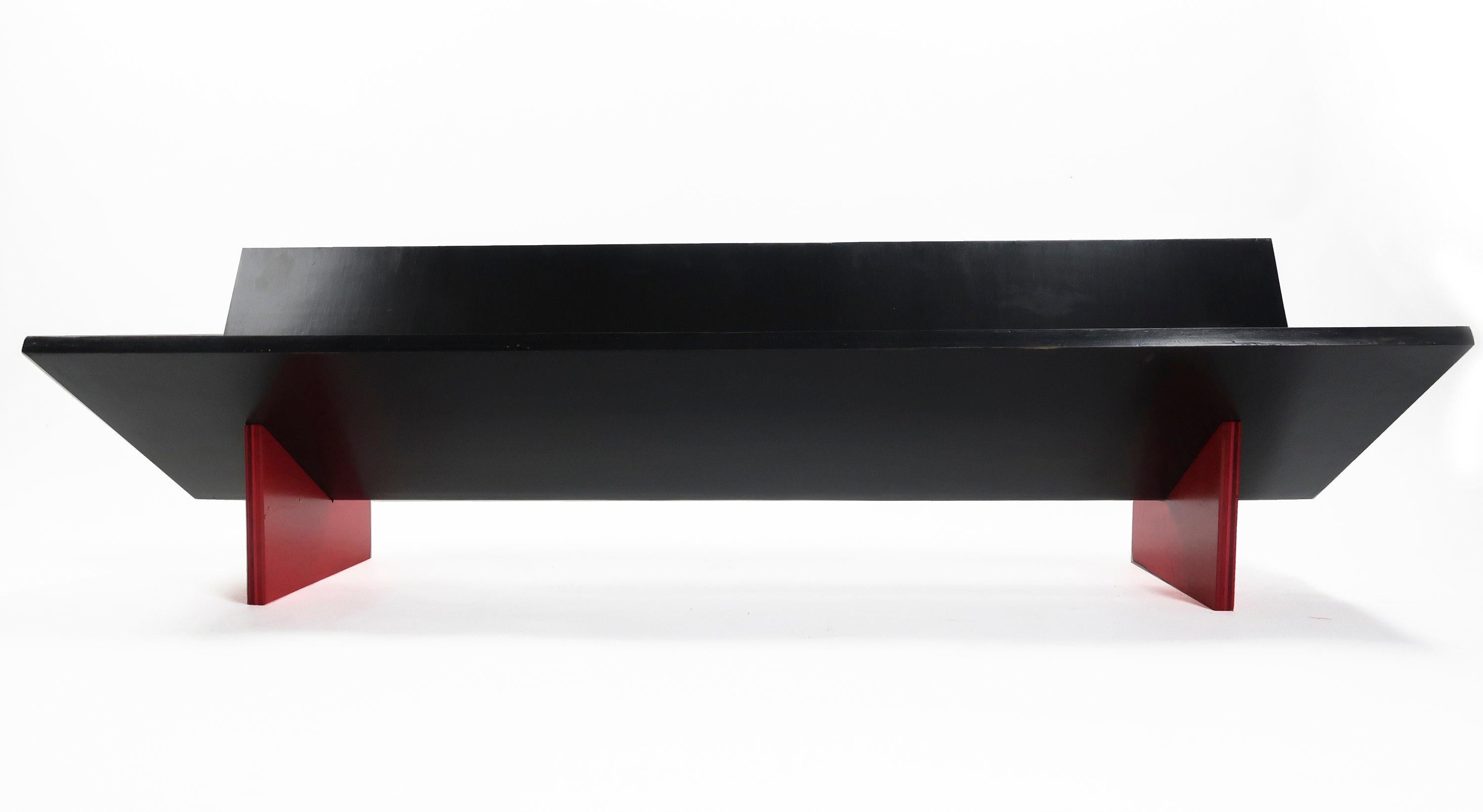 BG Record Shelf von Tenon Design, BG (21. Jahrhundert und zeitgenössisch)