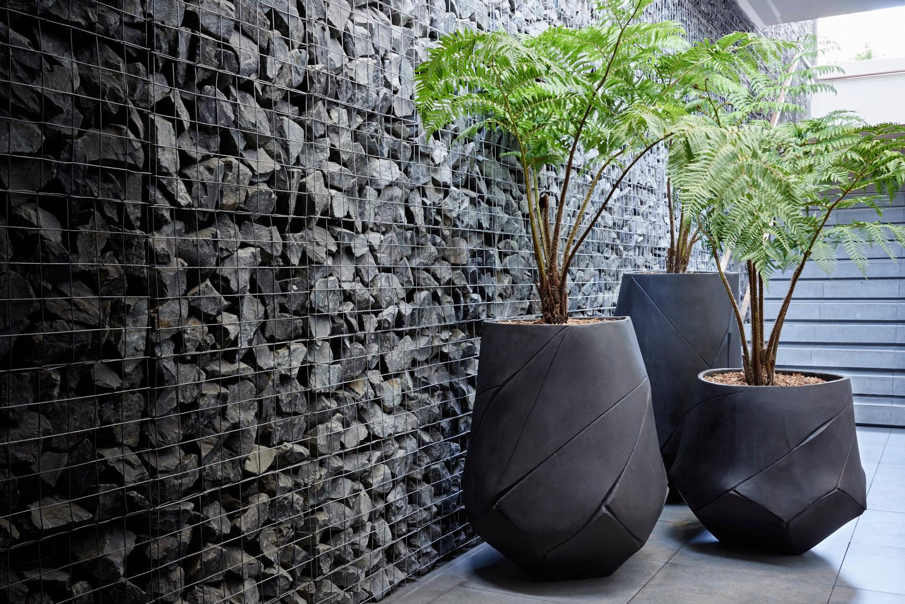 Bhaca Medium Sandstone Planter by Indigenus Neuf - En vente à Geneve, CH