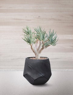 Bhaca Small Terracotta Planter by Indigenus