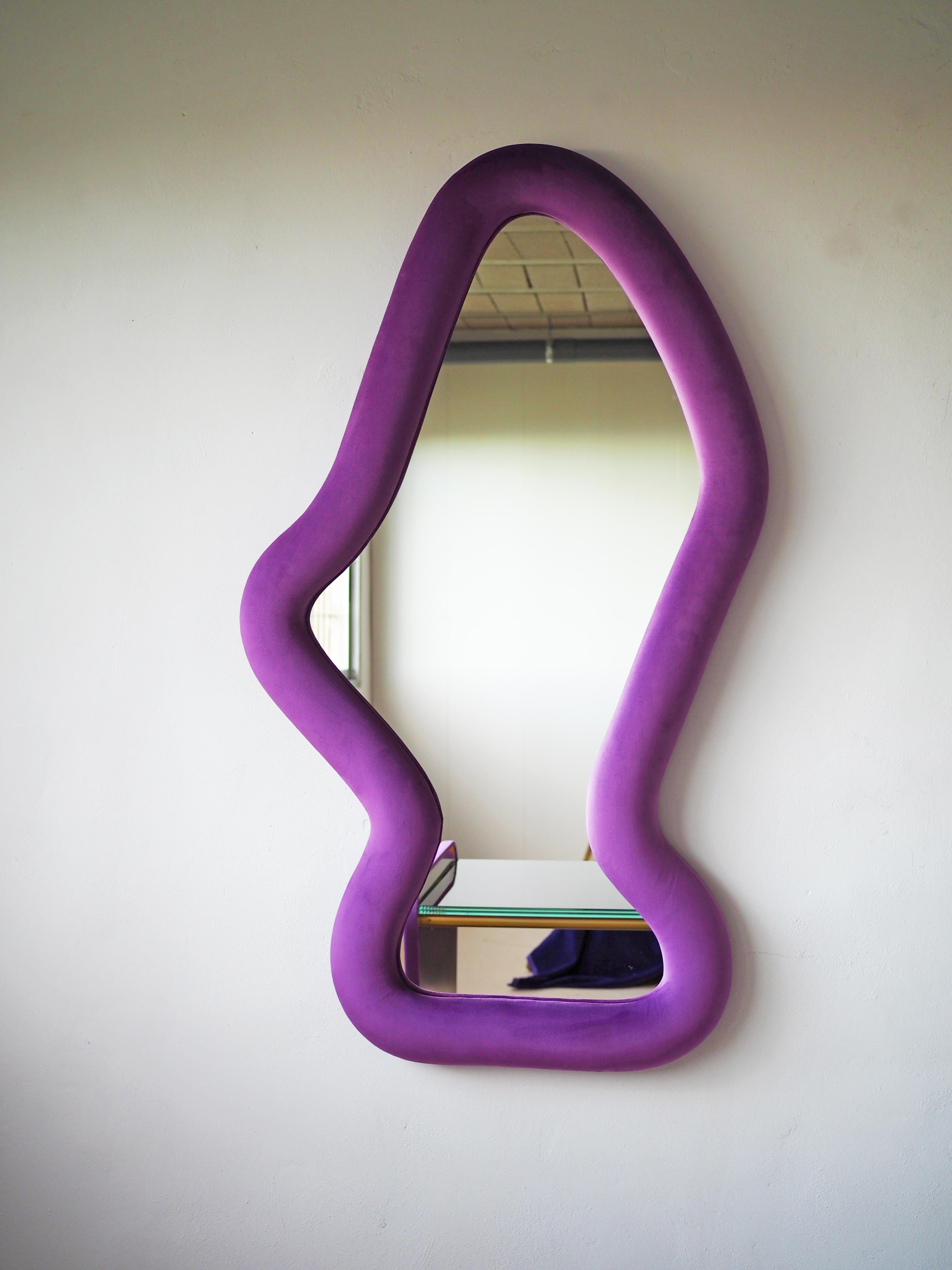 Bharani mirror by Culto Ponsoda
Dimensions: D 8 x W 85 x H 156 cm
Materials: Velvet, wood, mirror.
Available in other colors.

Multiposition mirror with wooden frame. Padded and upholstered with velvet.

