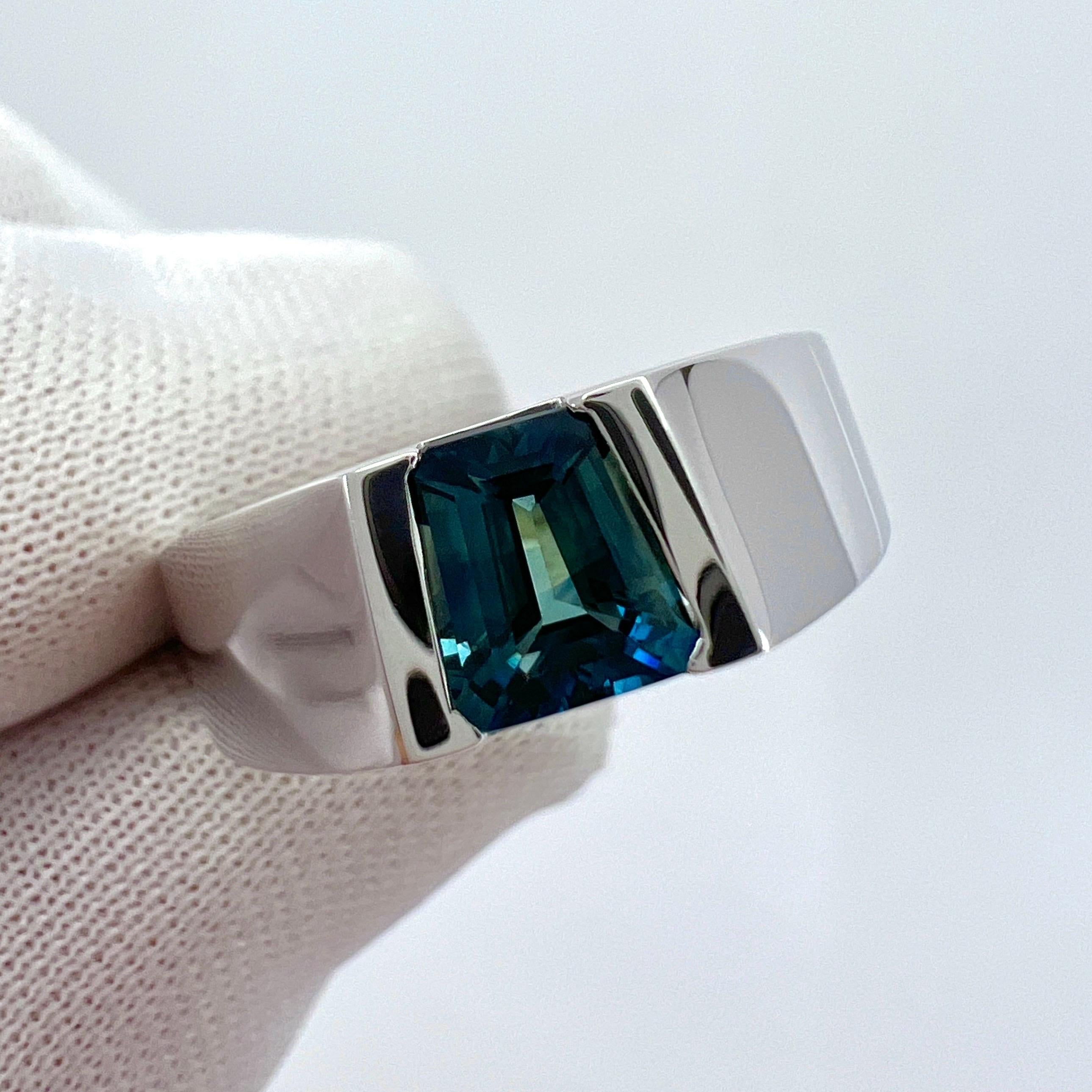 Siegelbandring aus 18 Karat Weißgold mit zweifarbigem blau-grünem australischem Saphir im Fancy-Schliff 5