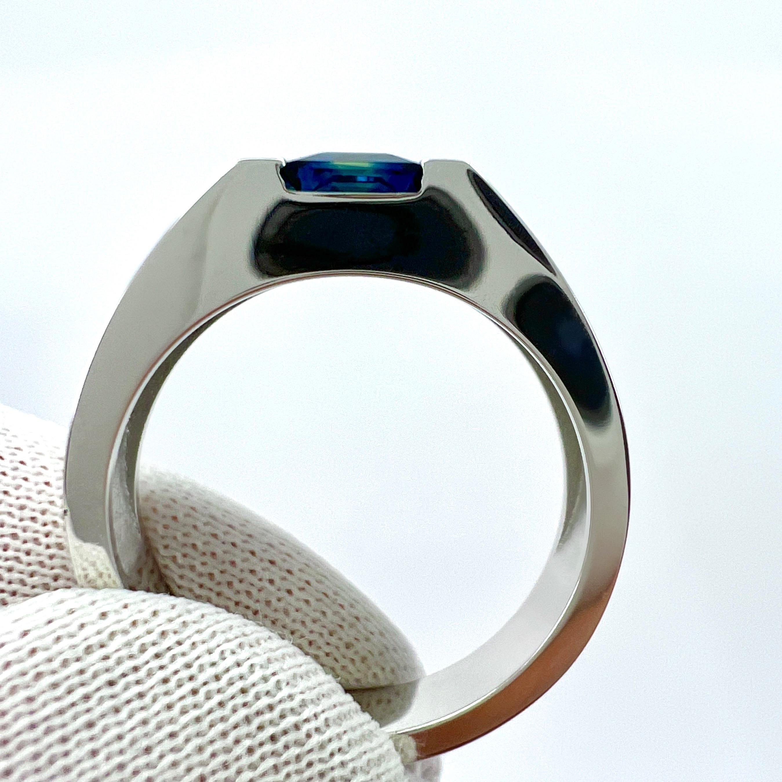 Siegelbandring aus 18 Karat Weißgold mit zweifarbigem blau-grünem australischem Saphir im Fancy-Schliff 2