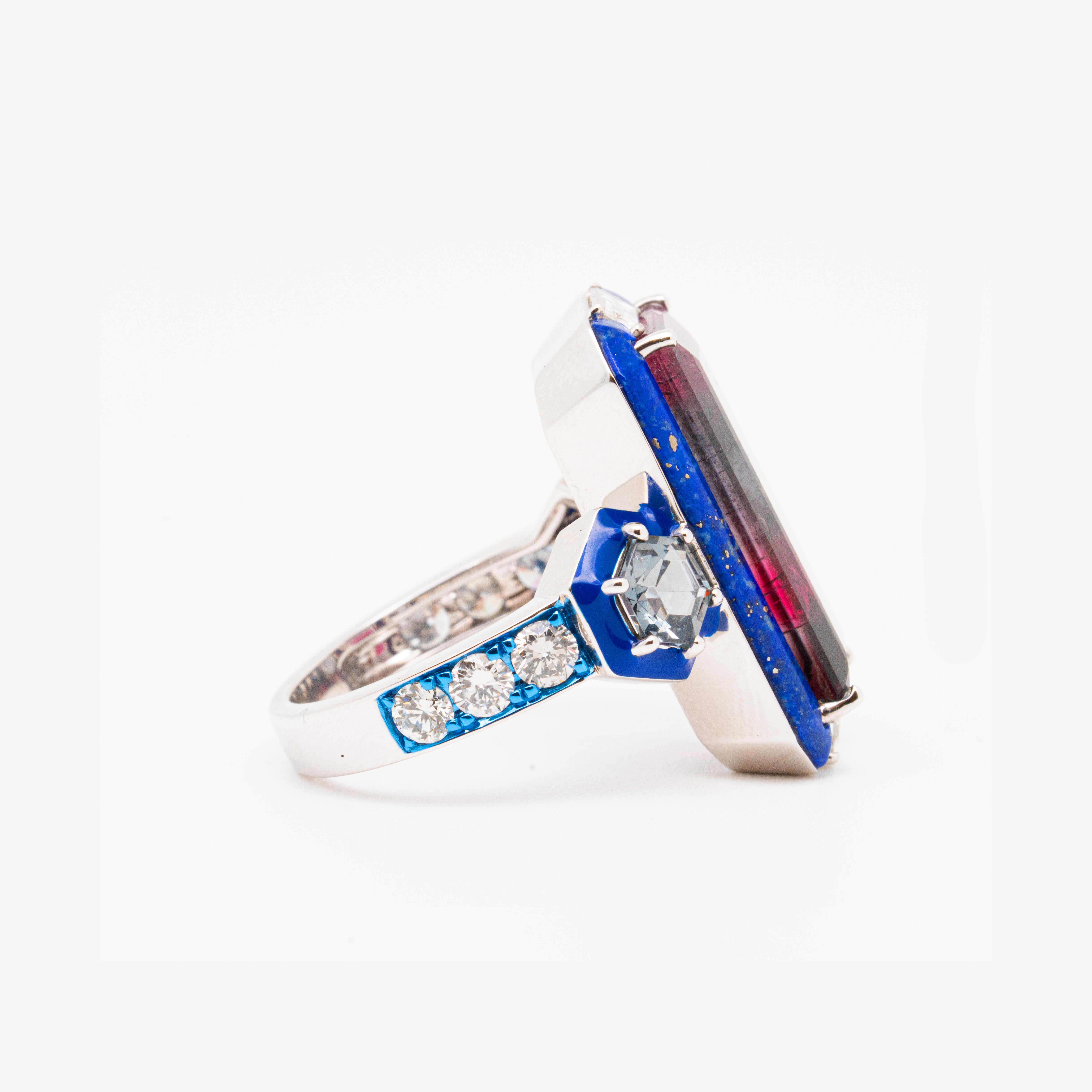Ring mit zweifarbigem Turmalin, Spinell, Lapislazuli und Diamant,  18K Gold, Austy Lee im Zustand „Neu“ im Angebot in Hong Kong, HK