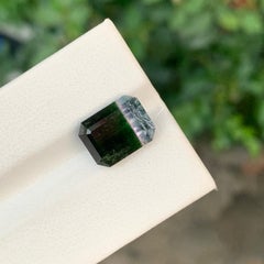 Bifarbiger Turmalin 6,70 Karat in Smaragdform aus Afghanistan-Mine