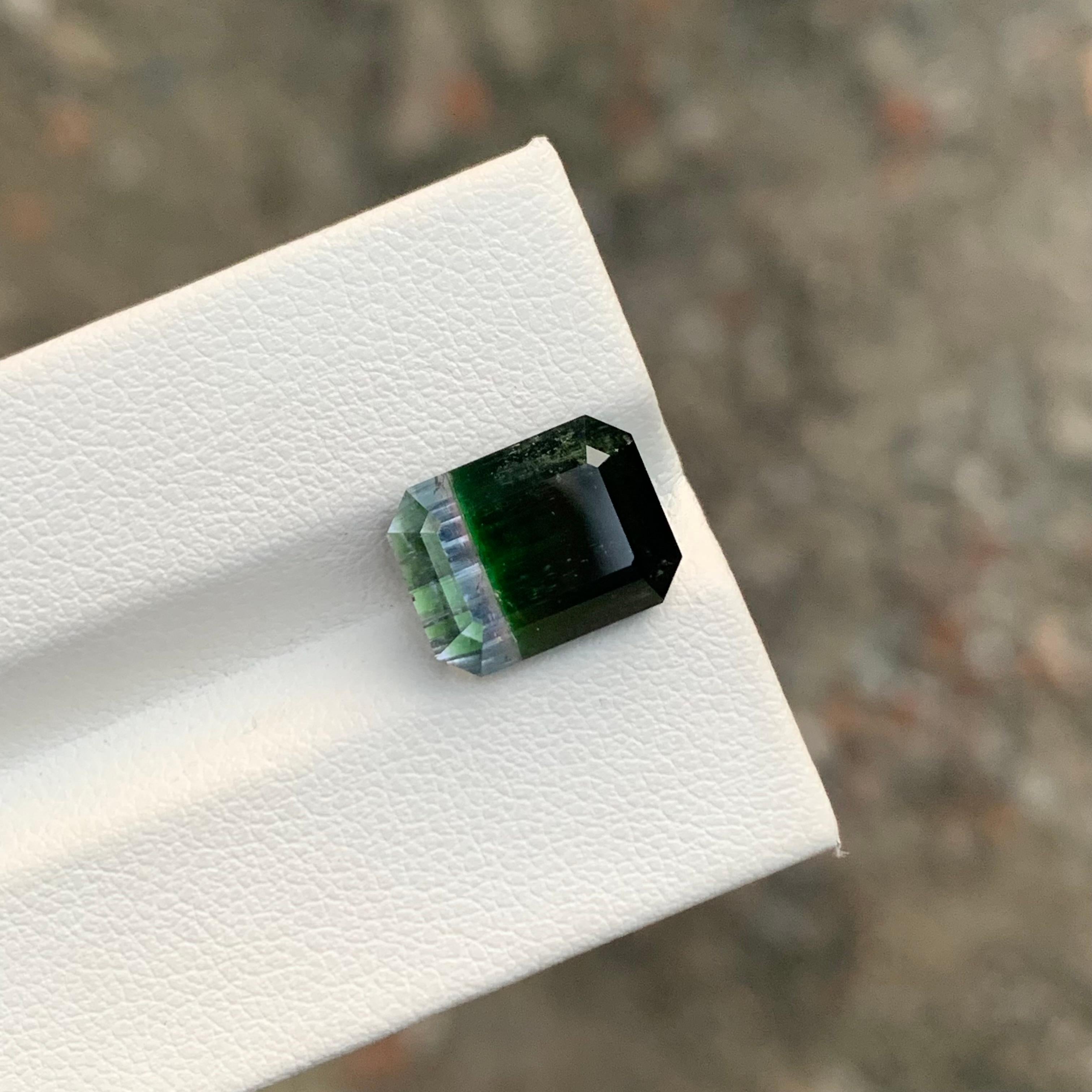 Bifarbiger Turmalin 6,70 Karat in Smaragdform aus Afghanistan-Mine im Zustand „Neu“ im Angebot in Peshawar, PK