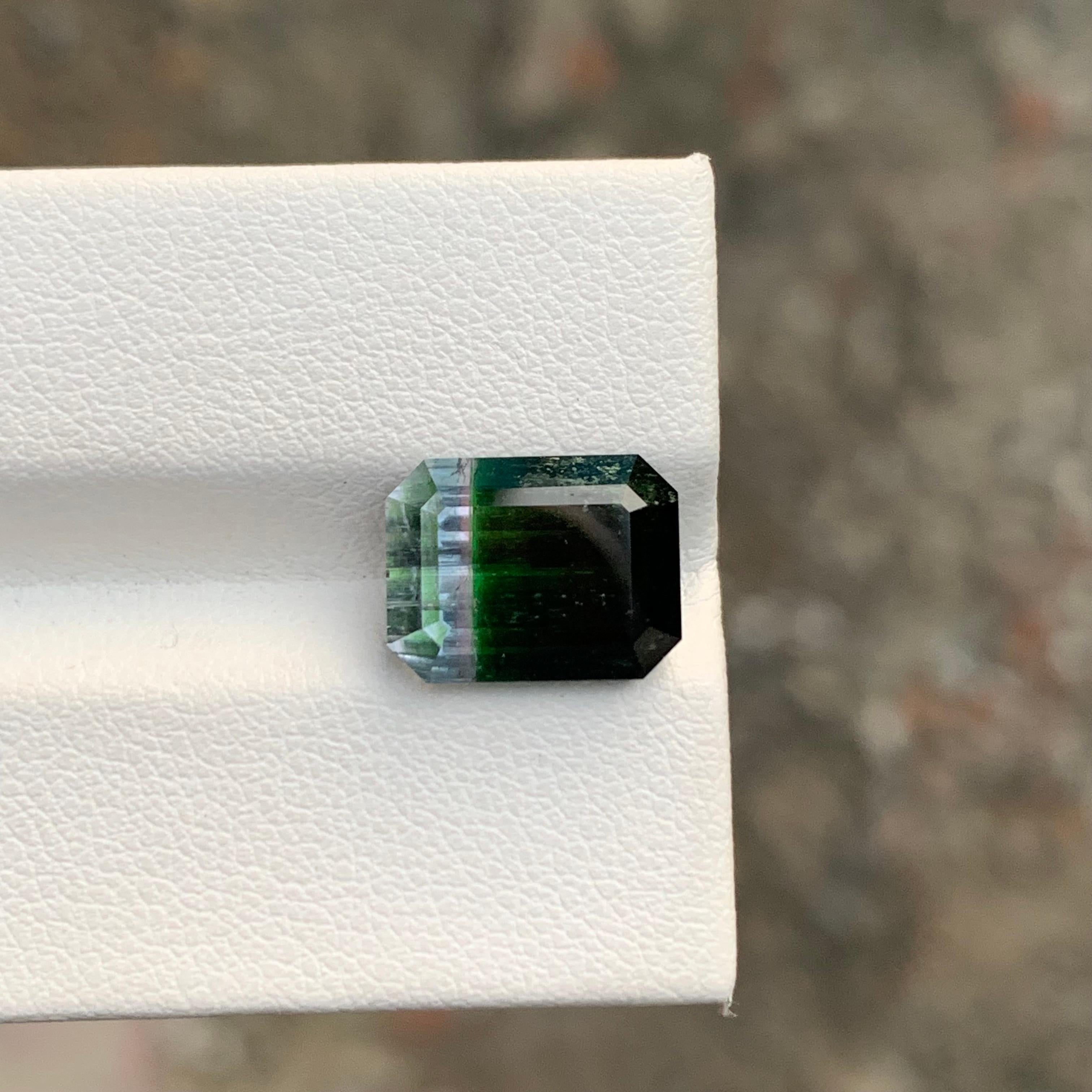 Bifarbiger Turmalin 6,70 Karat in Smaragdform aus Afghanistan-Mine für Damen oder Herren im Angebot