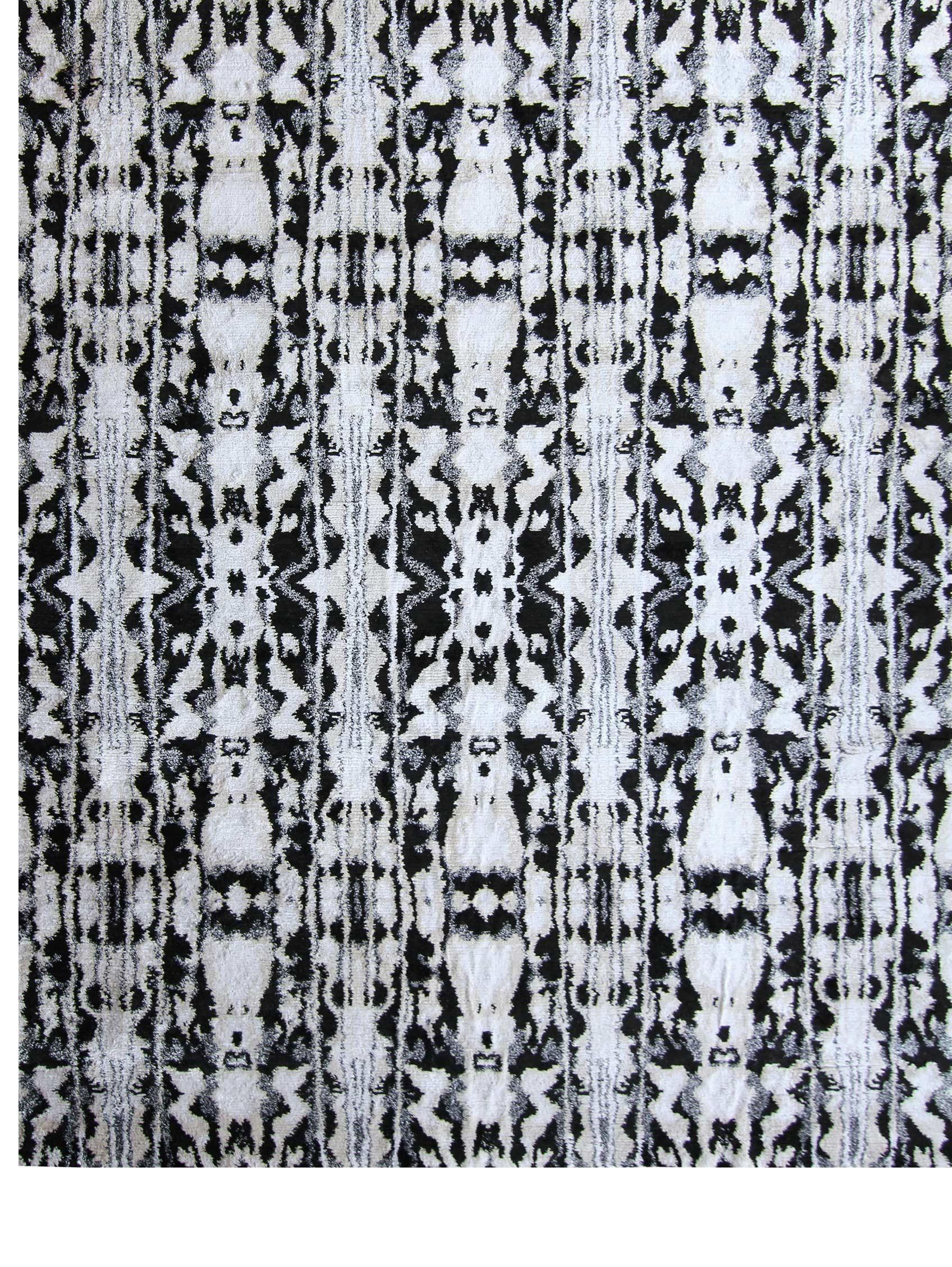 Tapis noir noué à la main Biami d'Eskayel
Dimensions : D8' x H10'
Hauteur de la pile : 10 mm
Matériaux : 100% soie

Les tapis noués à la main Eskayel sont tissés sur commande et peuvent être personnalisés dans différentes tailles, couleurs,