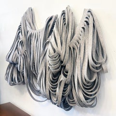 Bianca Pratorius Sculpture murale en feutre mou intitulée "Folding Turns" signée 2016.