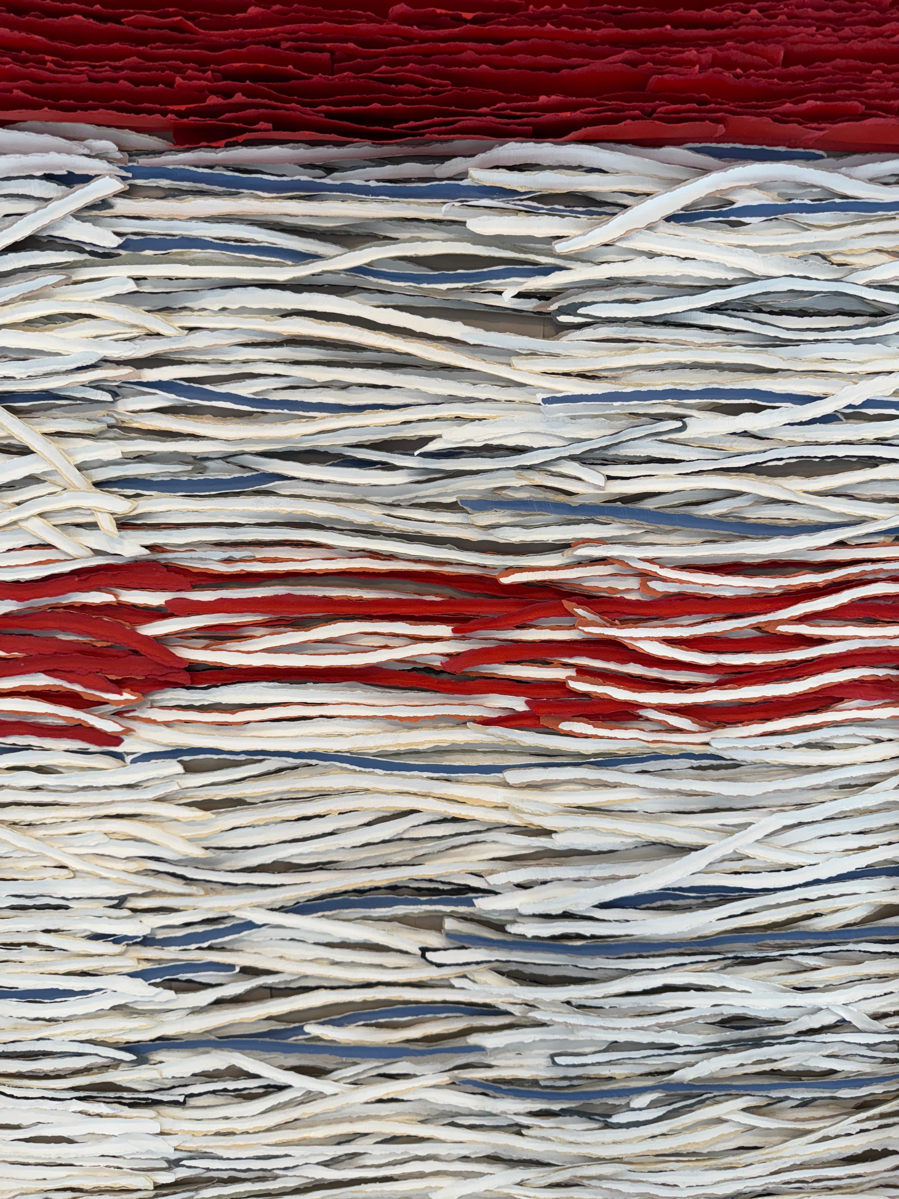 Dreidimensionales Papierkunstwerk, Rote und graue Wellen, zerrissenes Papier, 2024 im Angebot 12
