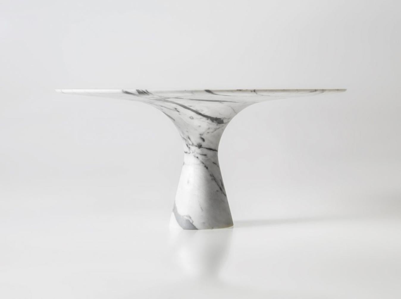 Table basse ronde en marbre Bianco Statuarietto Refined Contemporary 27/100 en vente 2