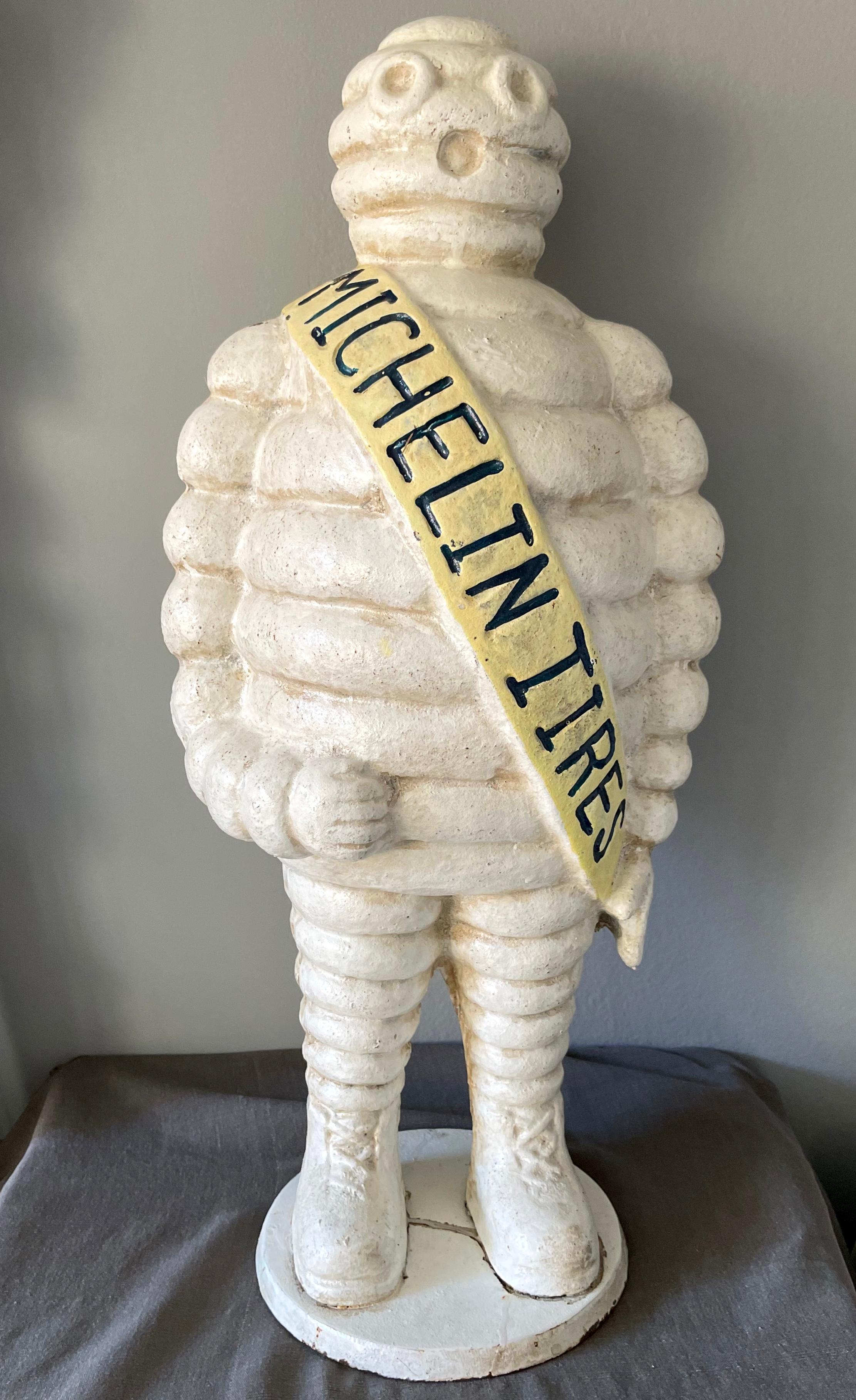 Anglais Sculpture publicitaire d'un homme Bibendum Michelin en vente