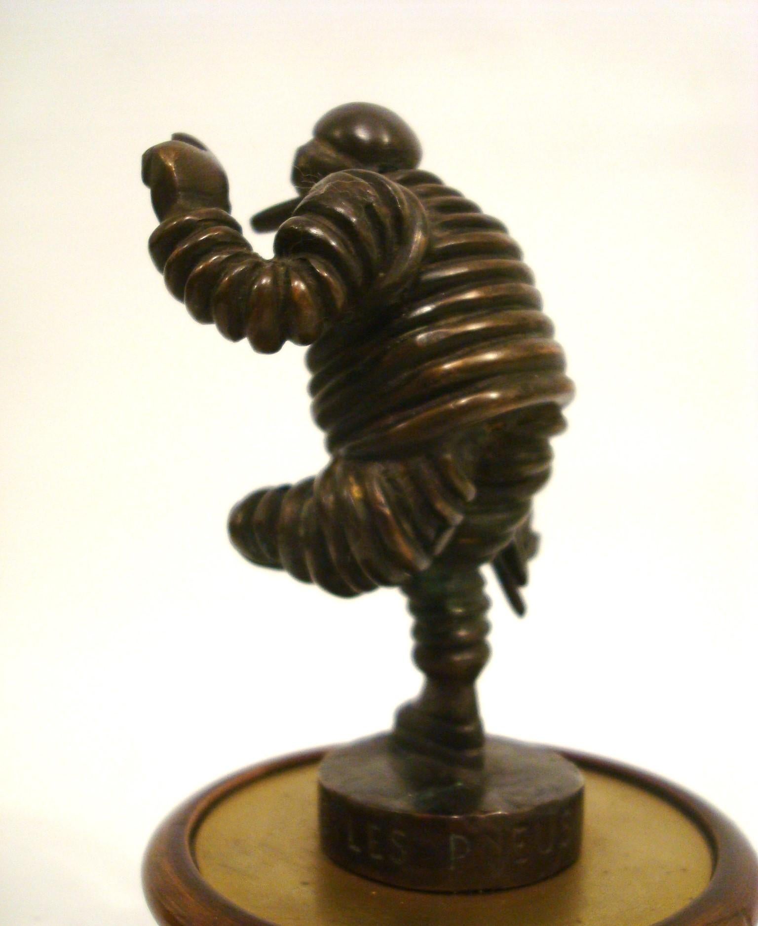 Bibendum Michelin Man Bronze Auto Maskottchen, Hood's Ornament, Automobilia (Frühes 20. Jahrhundert) im Angebot