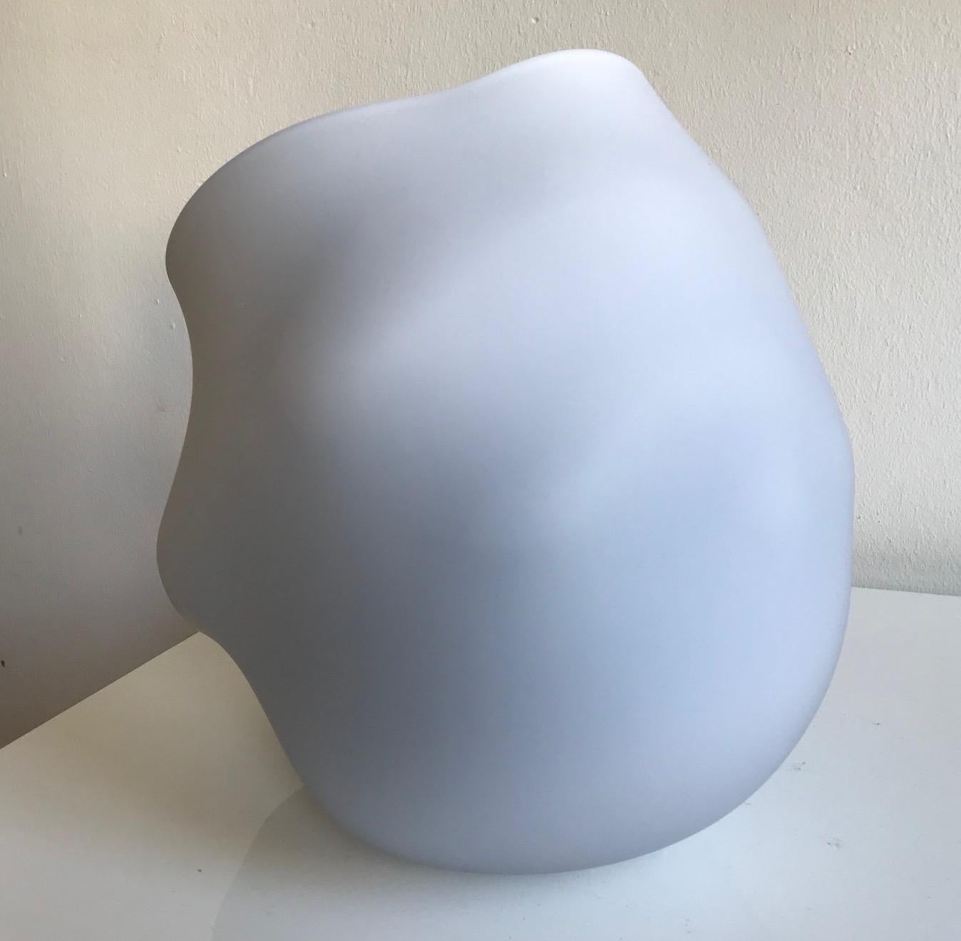 Zeitgenössische Skulptur „ Cloud“ aus sandgestrahltem und geblasenem Glas in Weiß und Braun 4