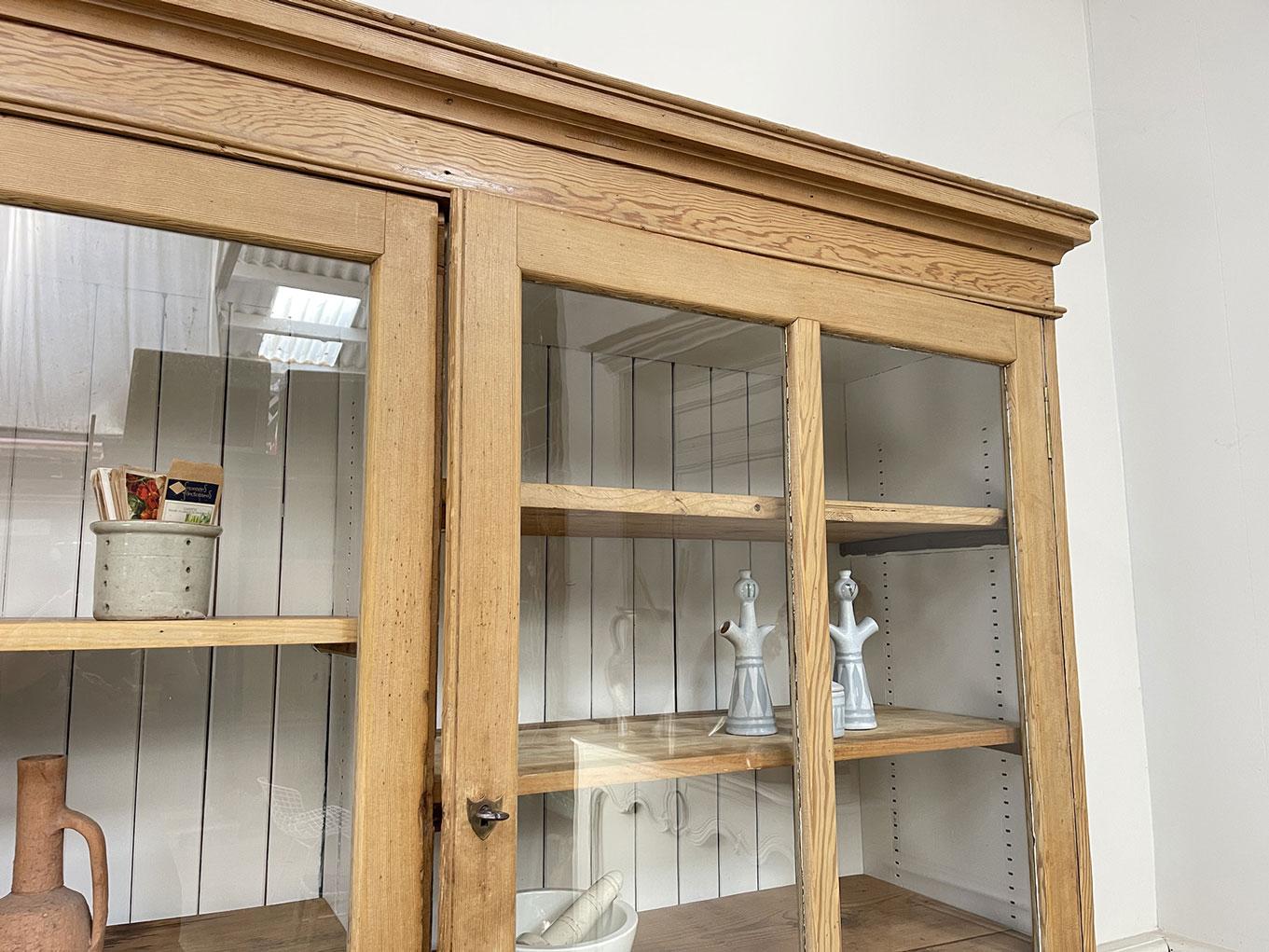 Apothekenbücherei in Sapin, 1930er Jahre im Angebot 1