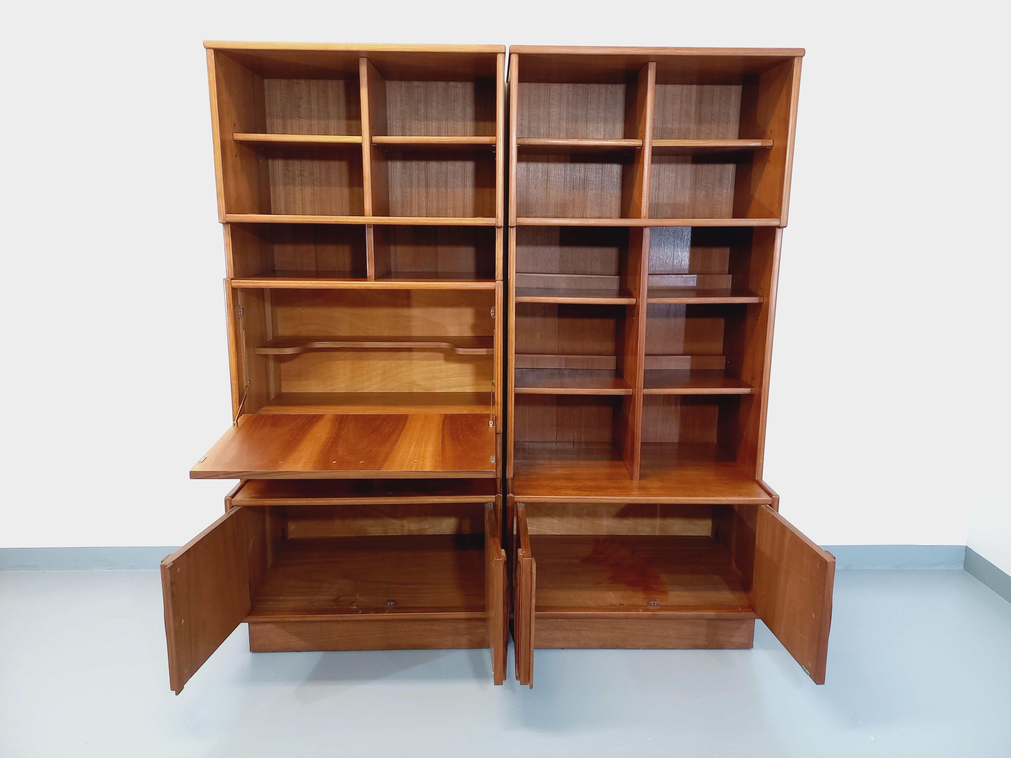 Scandinavo Biblioteca doppia scandinava vintage in legno degli anni 60 in vendita