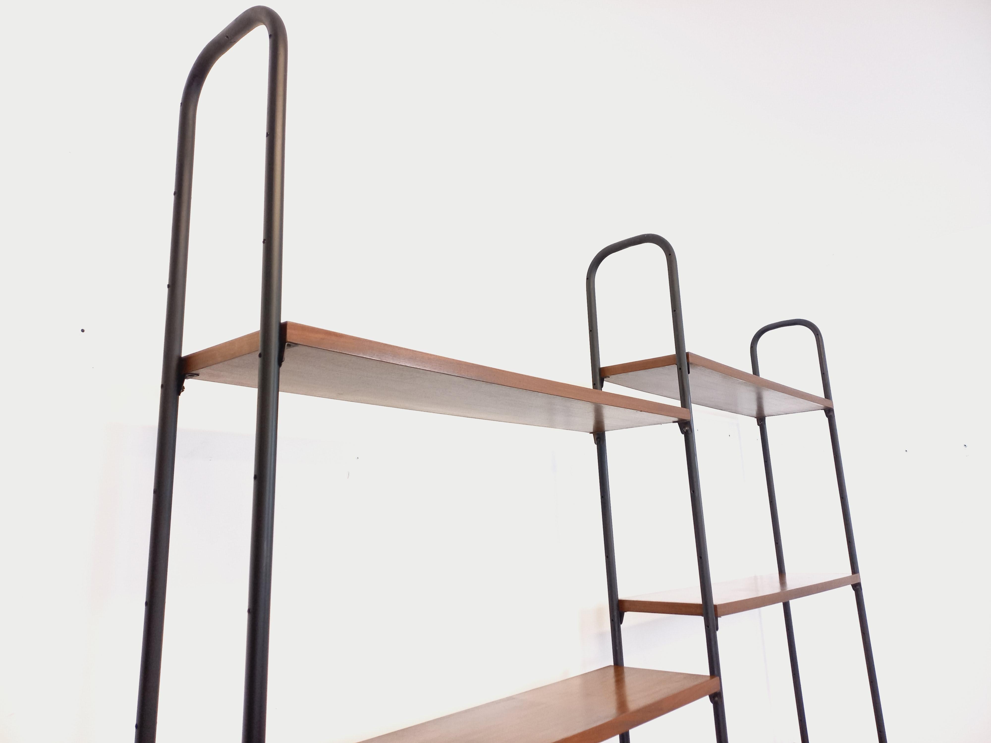 Biblioteca d'epoca italiana doppiamente modulabile in bois e métal in vendita 3