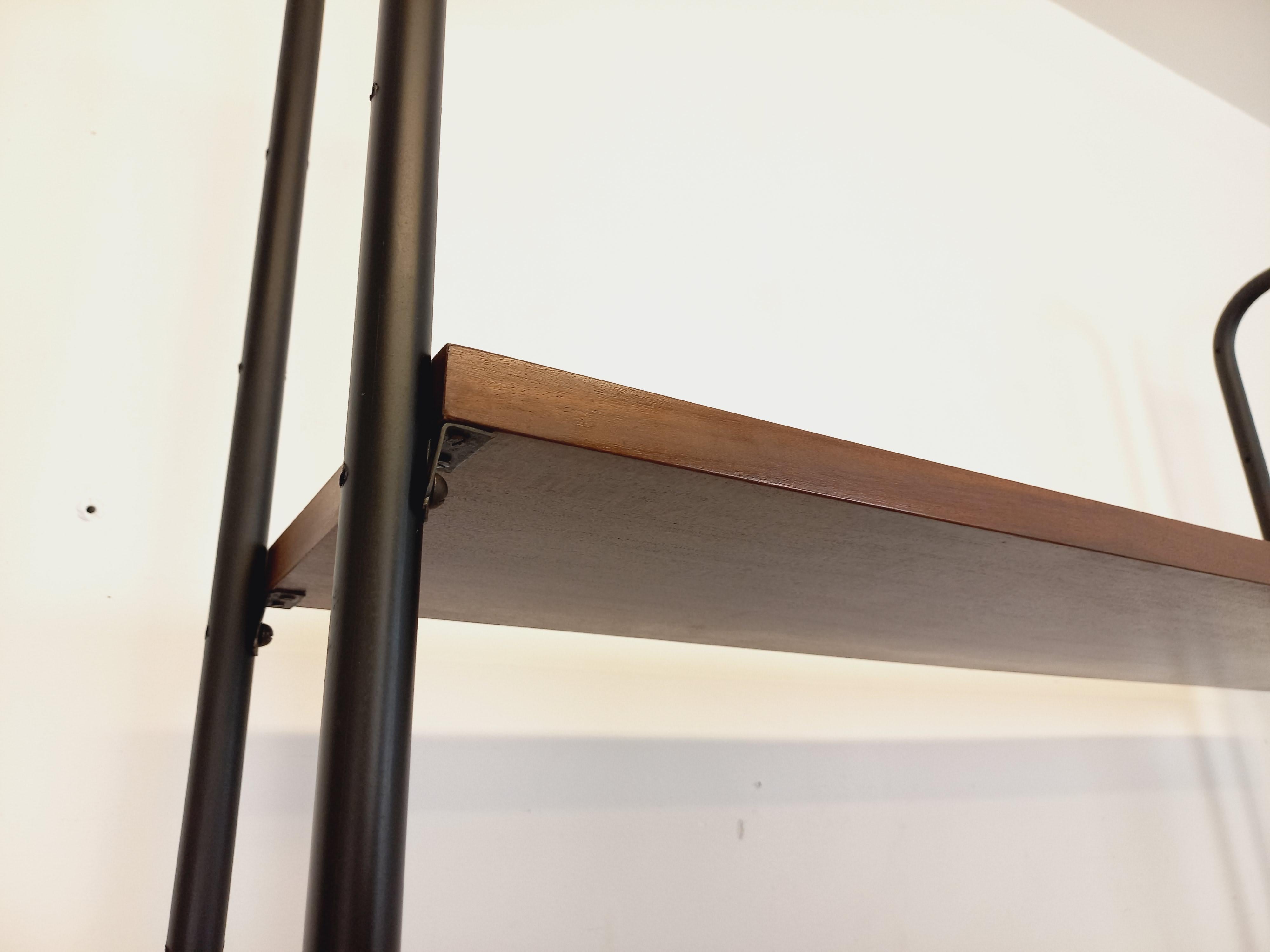 Biblioteca d'epoca italiana doppiamente modulabile in bois e métal in vendita 13