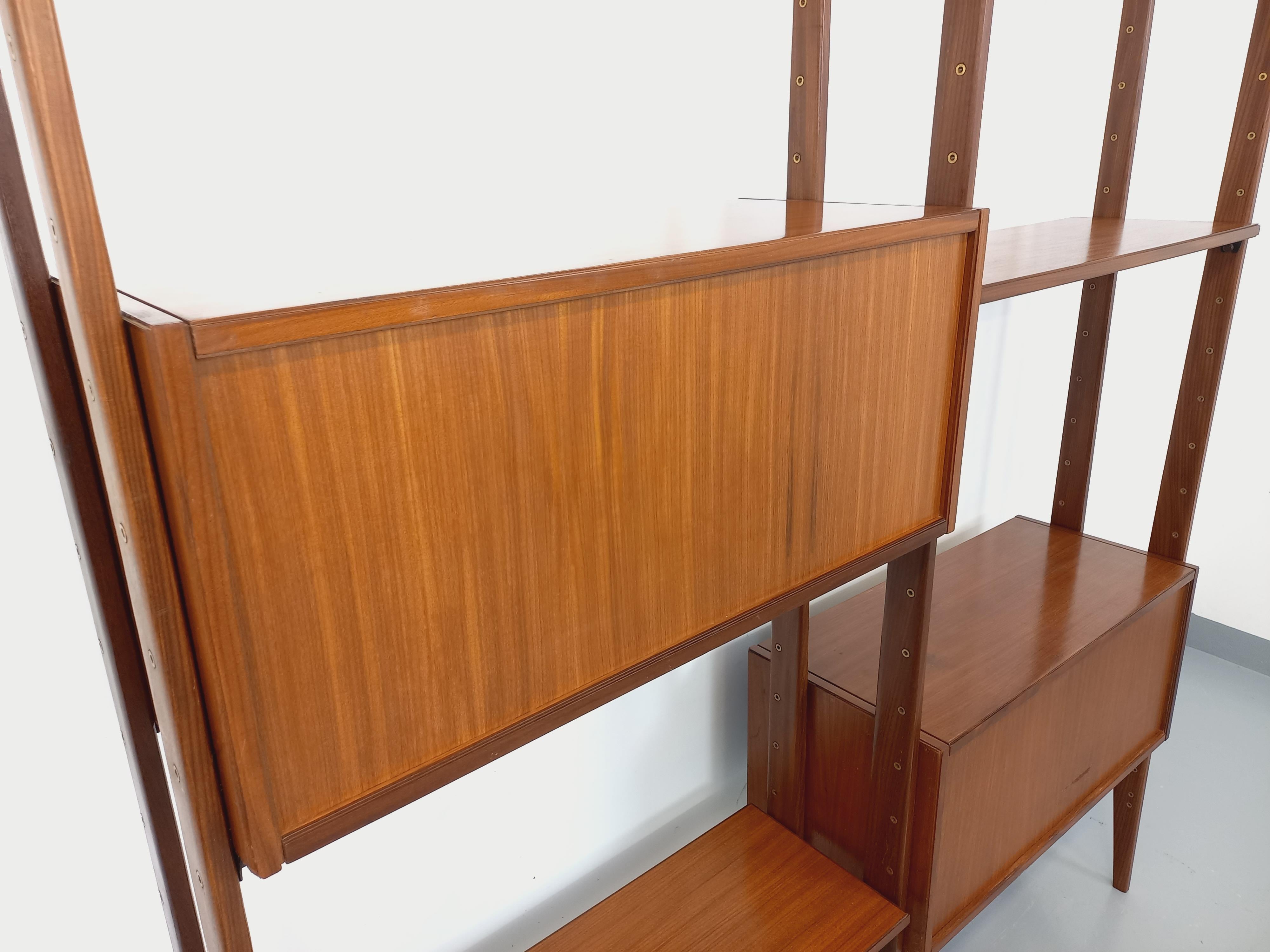 Biblioteca italiana doppiamente modulabile vintage in legno degli anni '60 in vendita 6