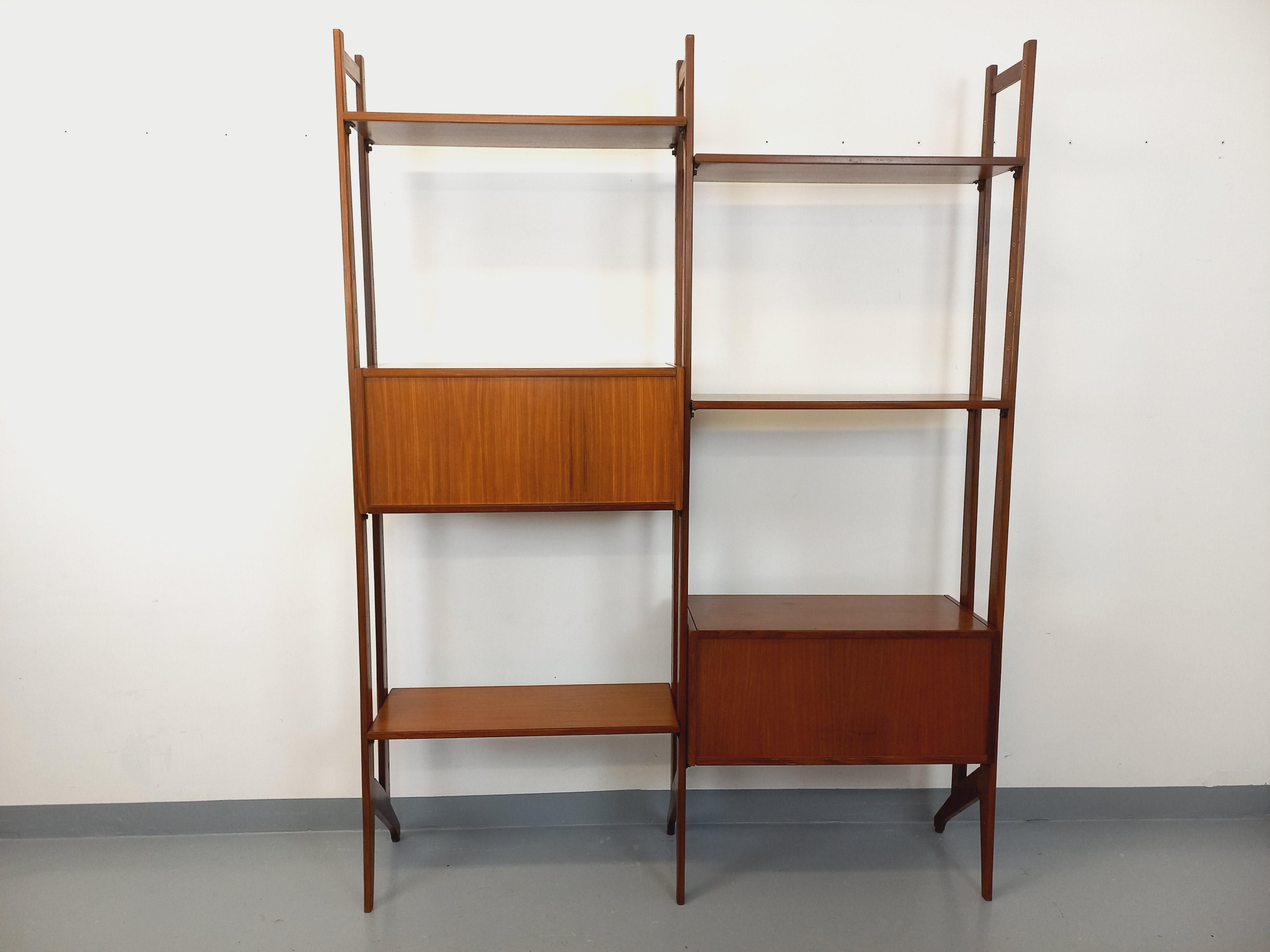 Biblioteca italiana doppiamente modulabile vintage in legno degli anni '60 in vendita 7