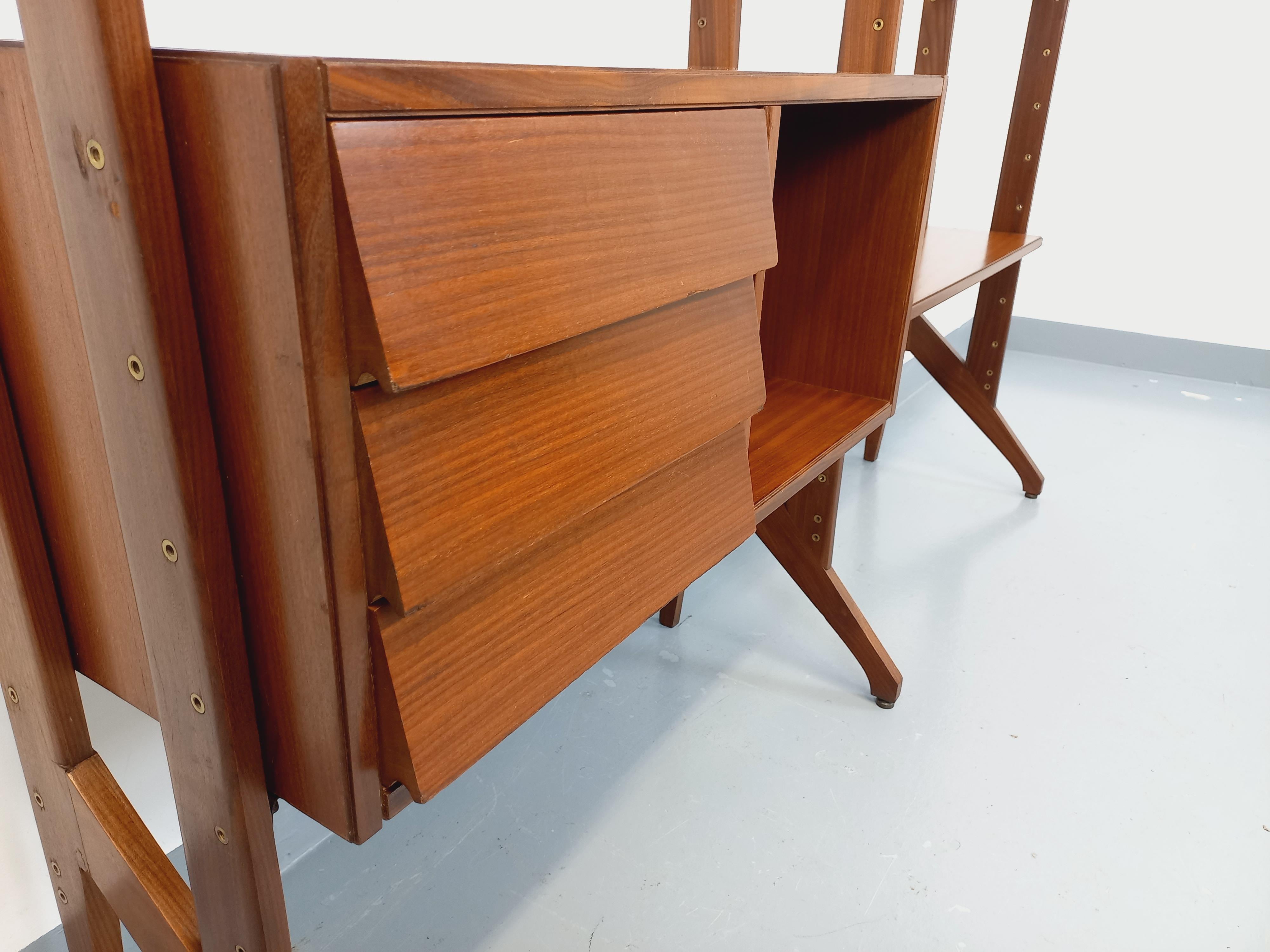 Biblioteca italiana doppiamente modulabile vintage in legno degli anni '60 in vendita 11