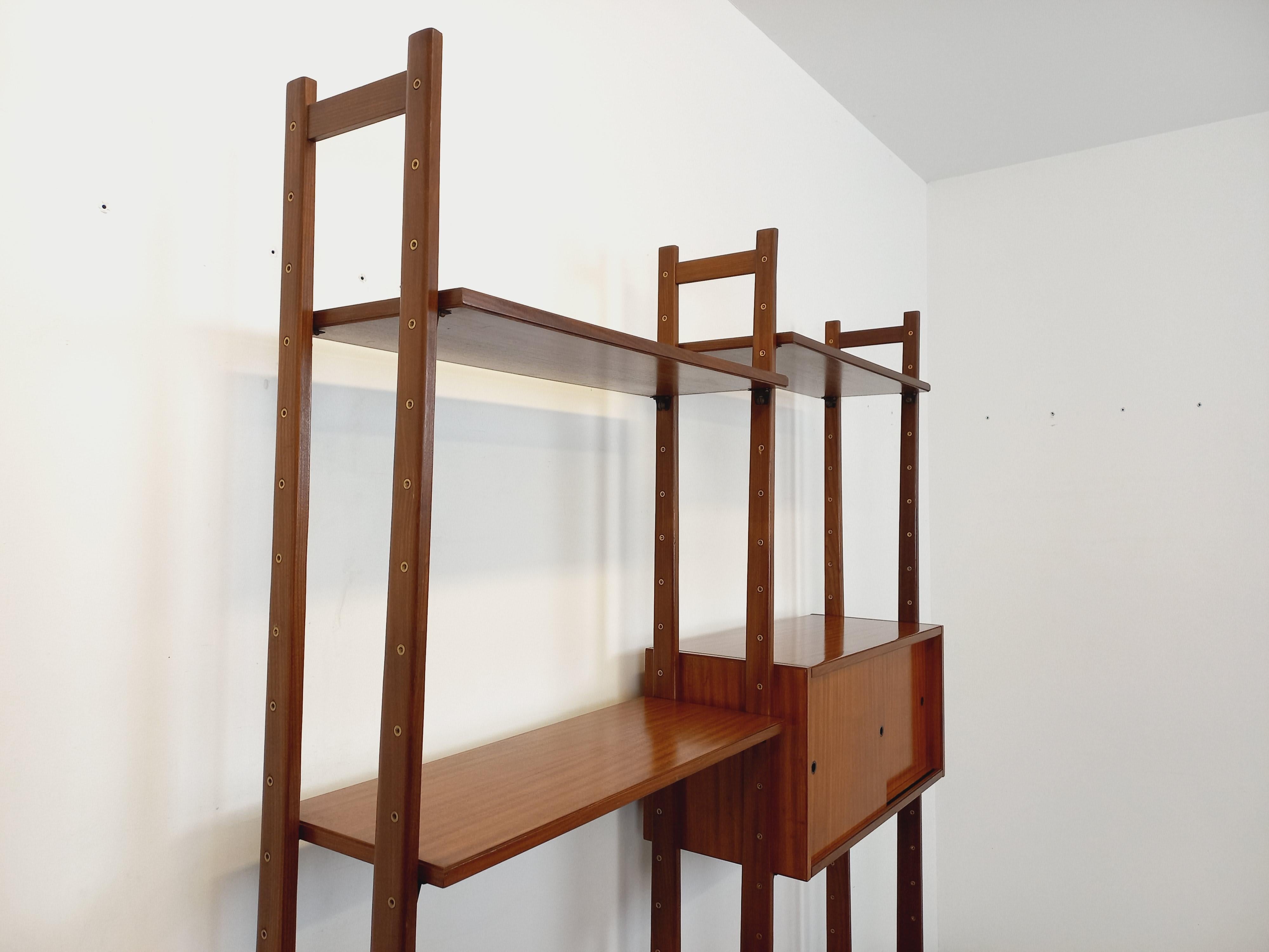 Biblioteca italiana doppiamente modulabile vintage in legno degli anni '60 in vendita 2