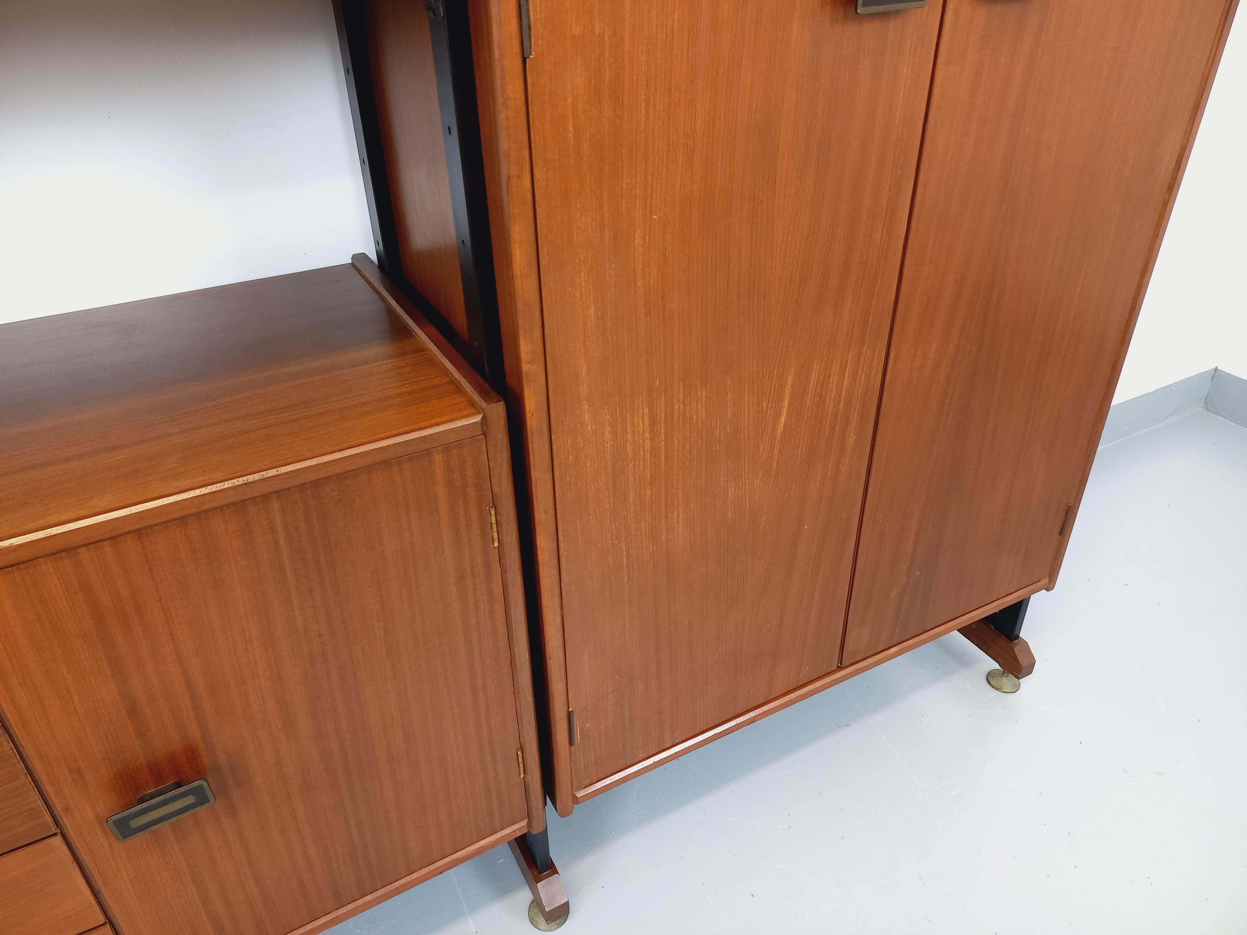 Bibliothèque étagère italienne double modulable vintage en teck et métal en vente 13